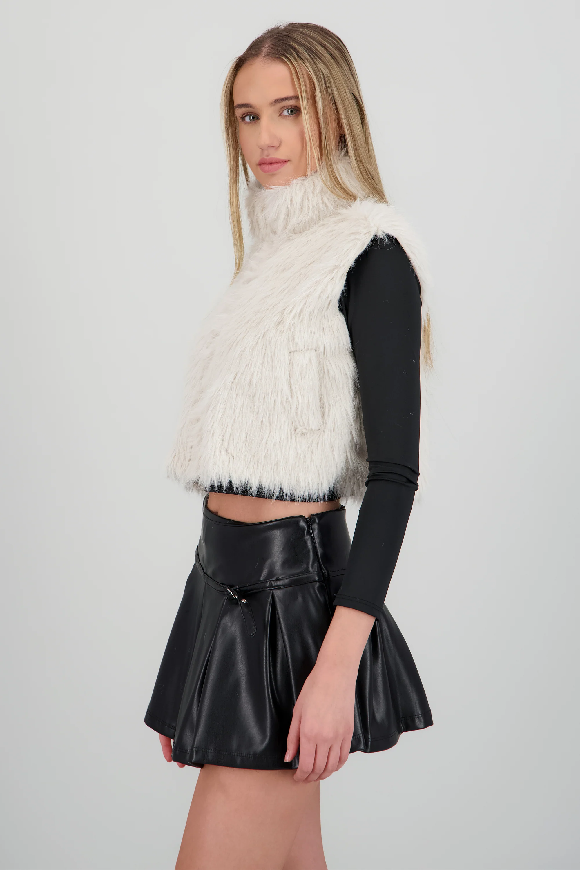 Chaleco pelo cuello alto - Image 3