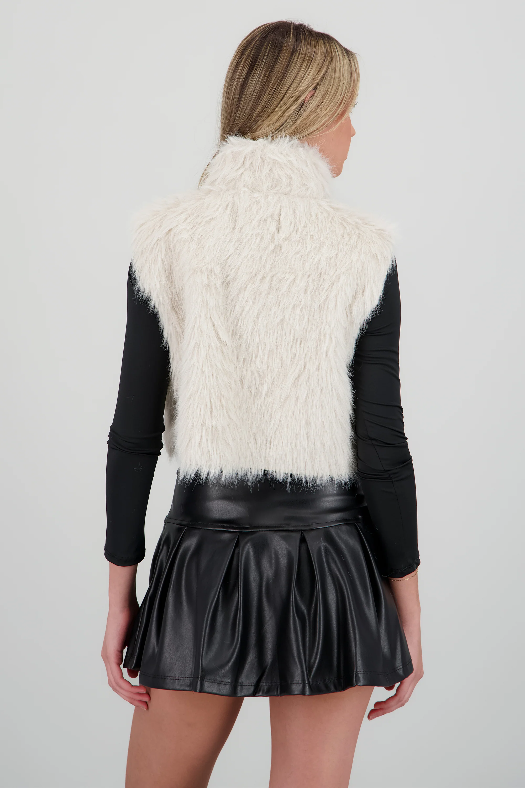 Chaleco pelo cuello alto - Image 4
