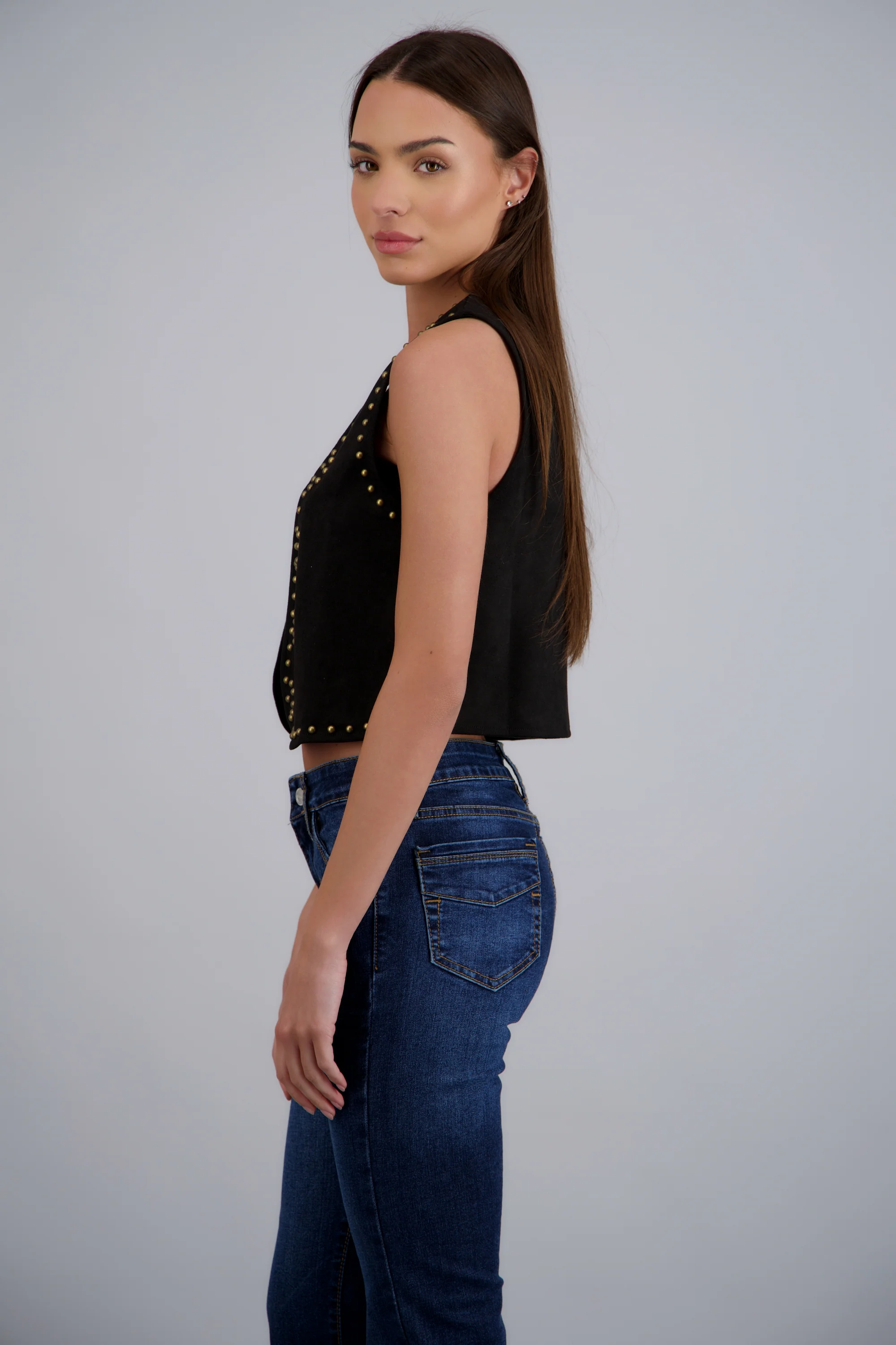 Chaleco suede con estoperoles - Image 2