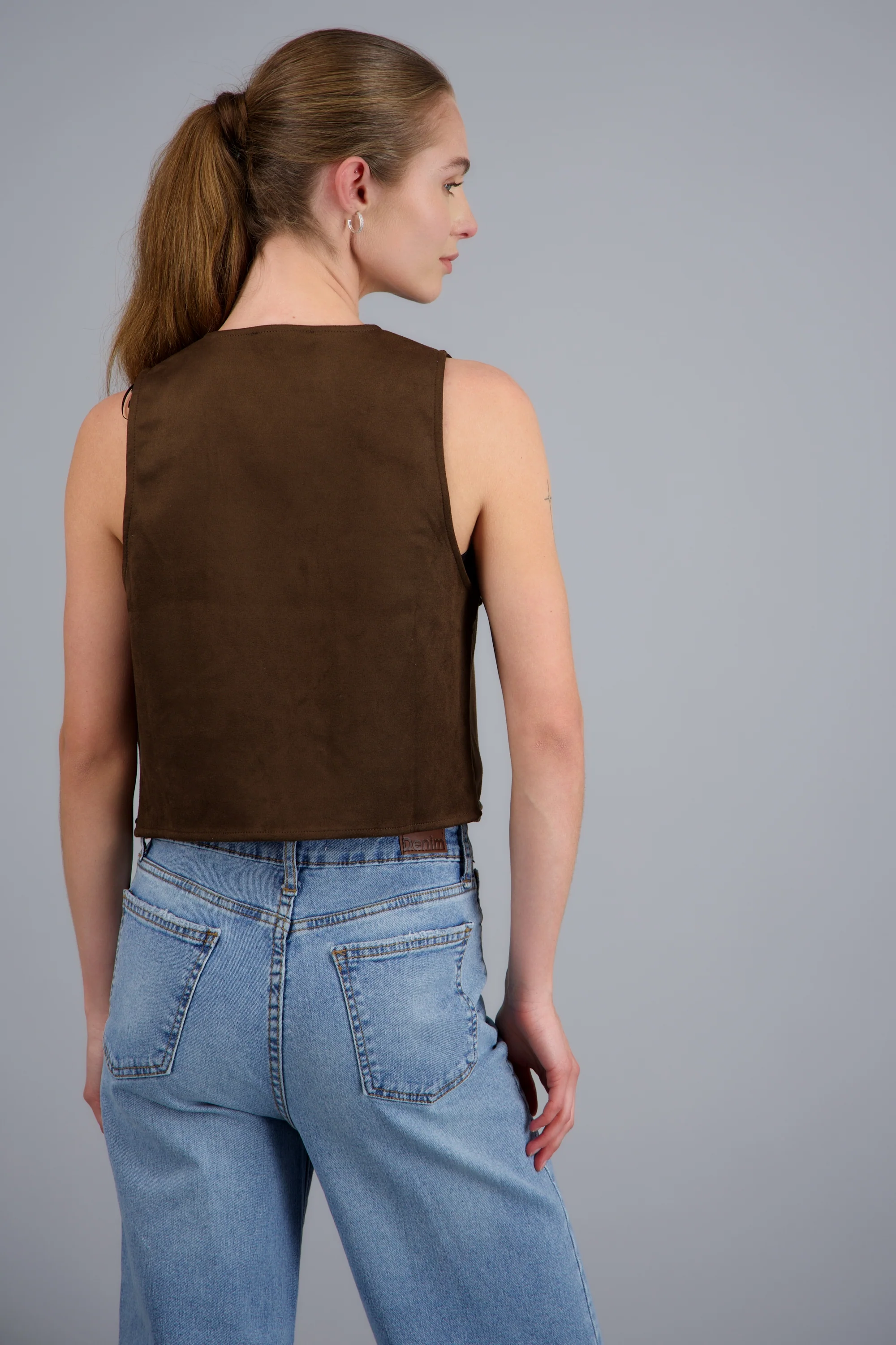 Chaleco suede con estoperoles - Image 4