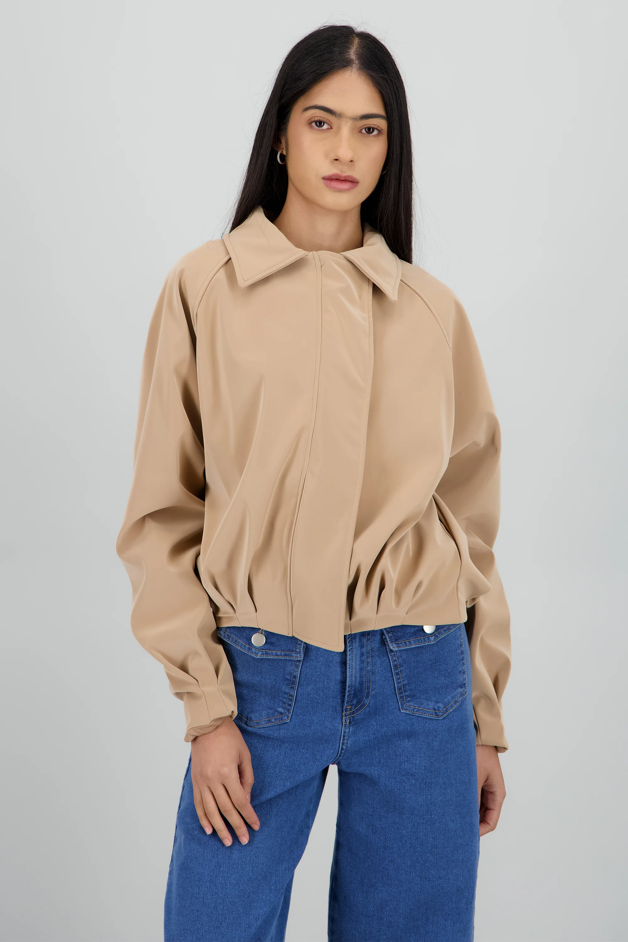 Chamarra bomber con cortes tacto peach - Image 2