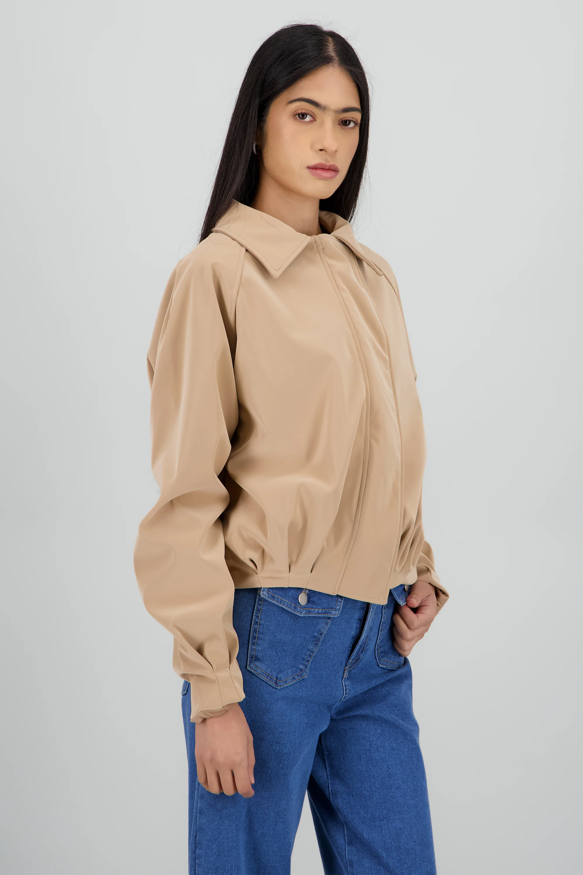 Chamarra bomber con cortes tacto peach - Image 3