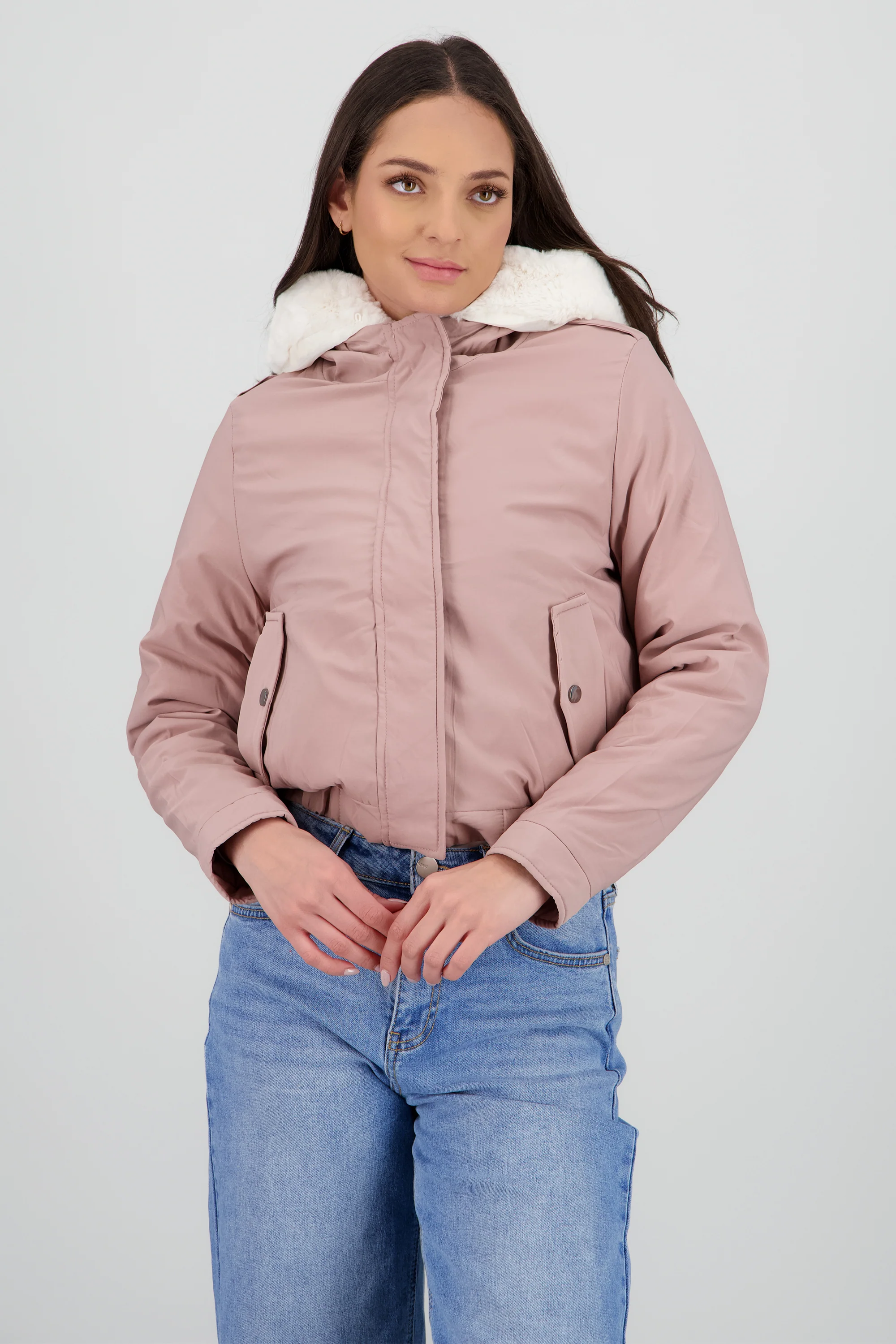 Chamarra con bolsas peluche en gorro - Image 2