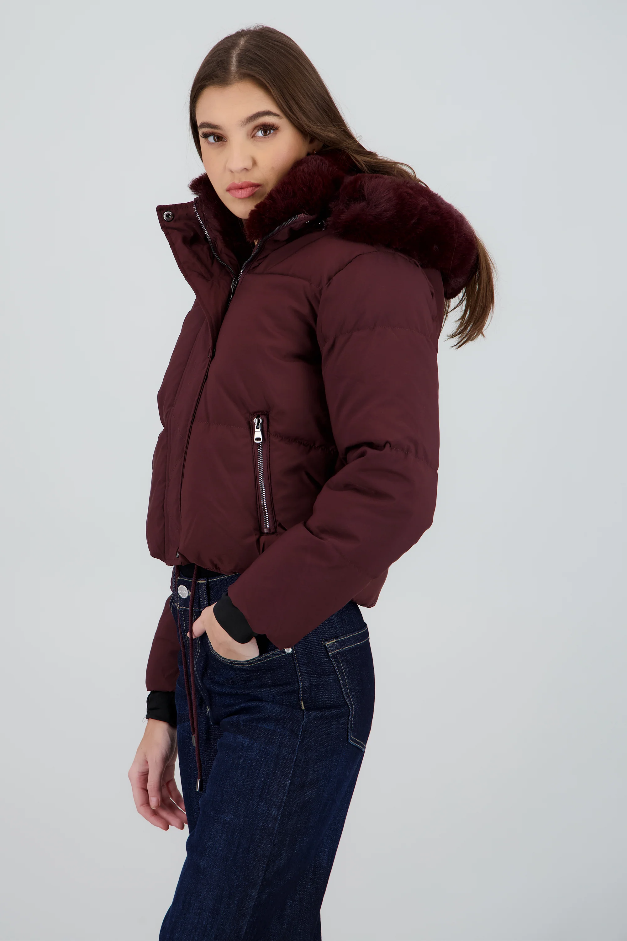 Chamarra corta con gorro peluche - Image 3
