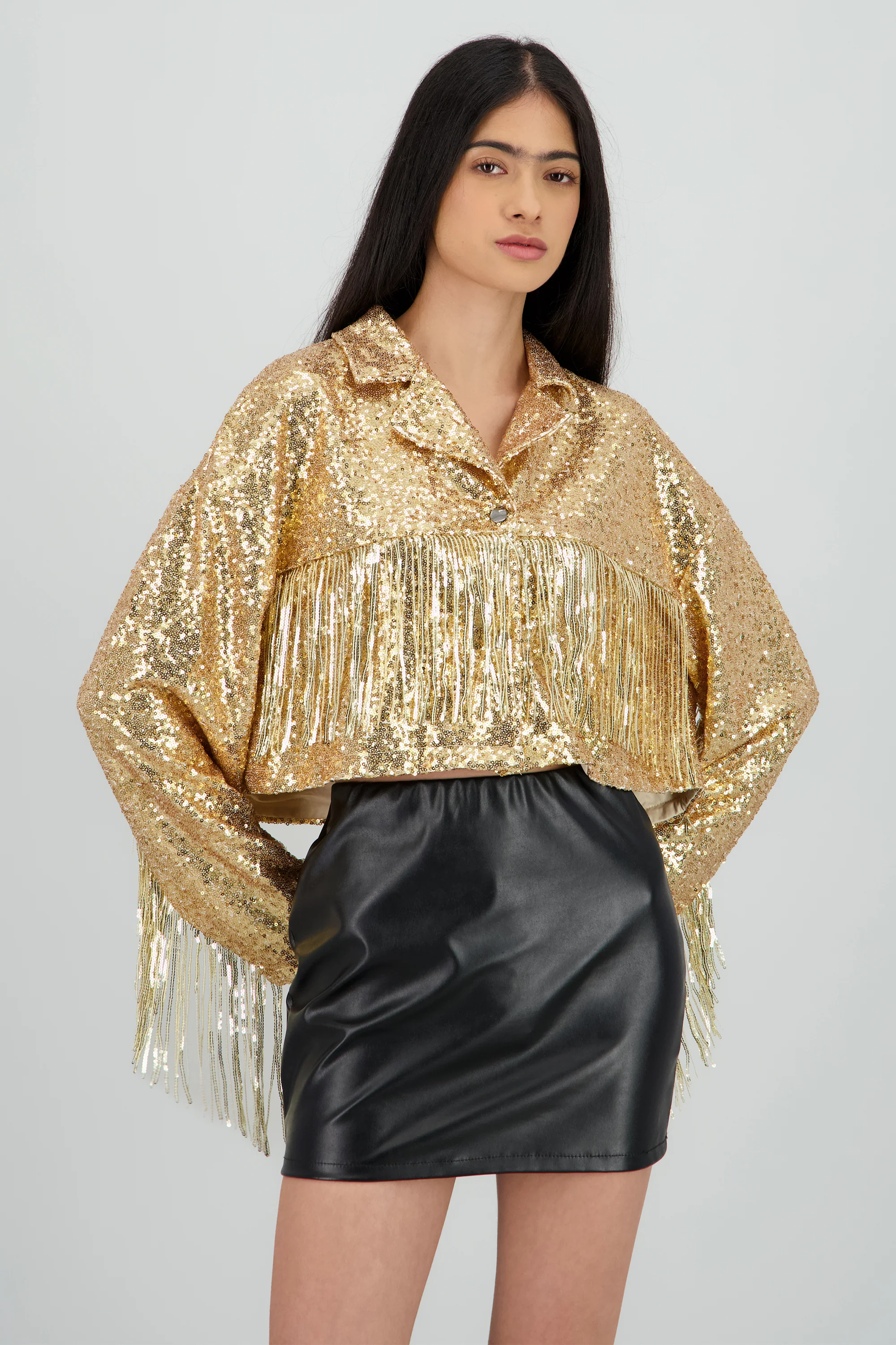 Chamarra crop fringe con brillos