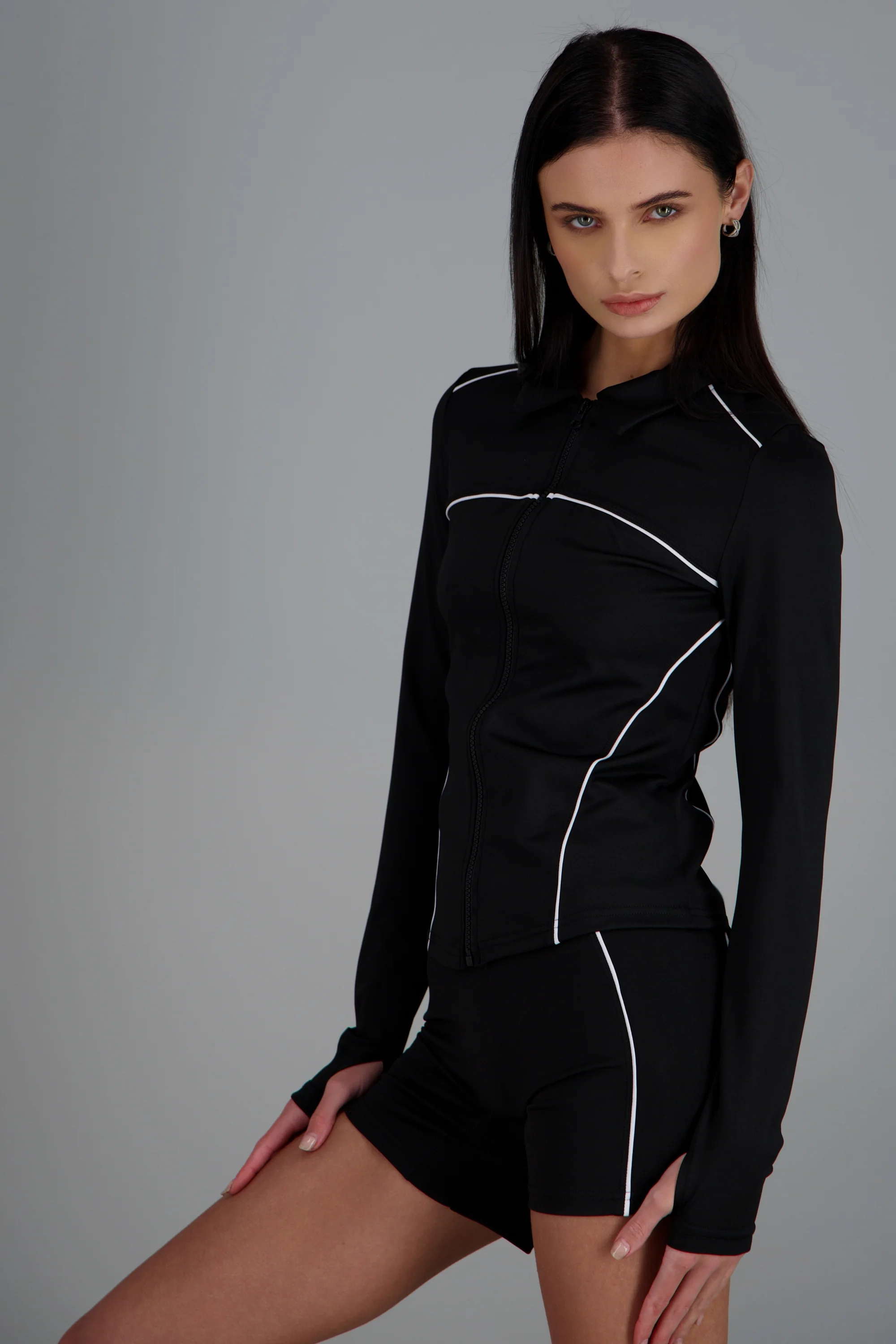 Chamarra deportiva con contrastes - Image 3