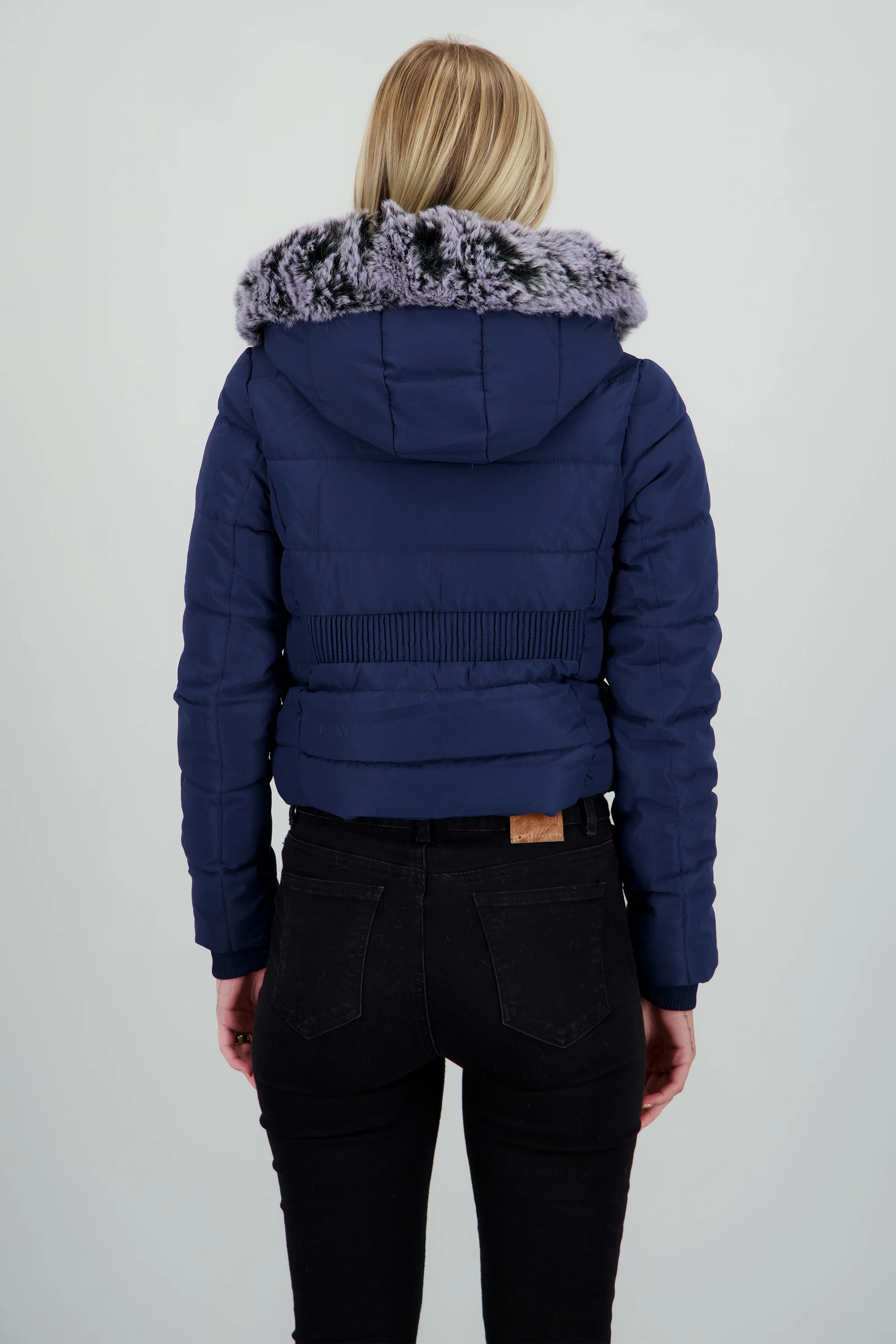 Chamarra puffer con gorro det cierres - Image 9