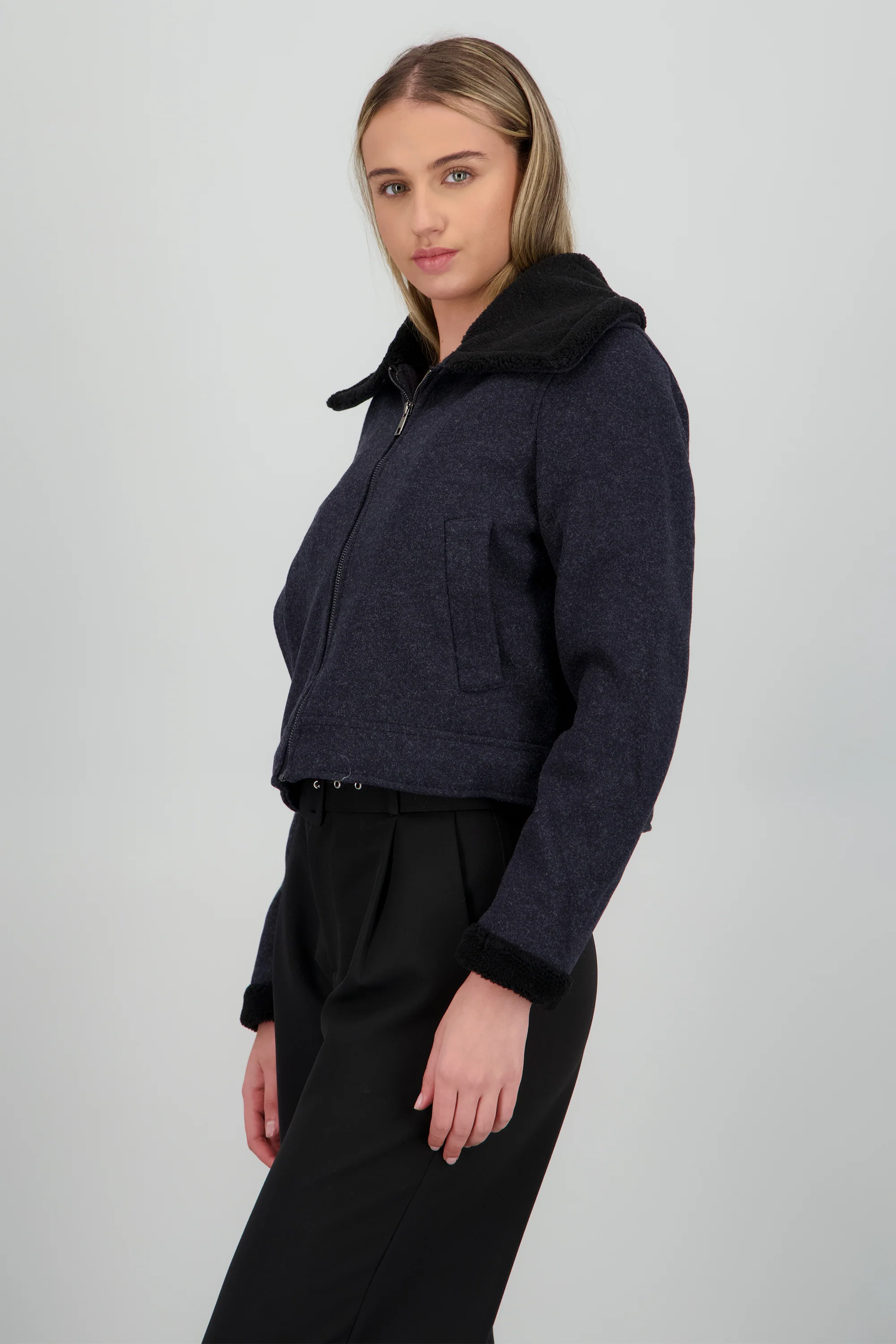Chamarra suede peluche - Image 3