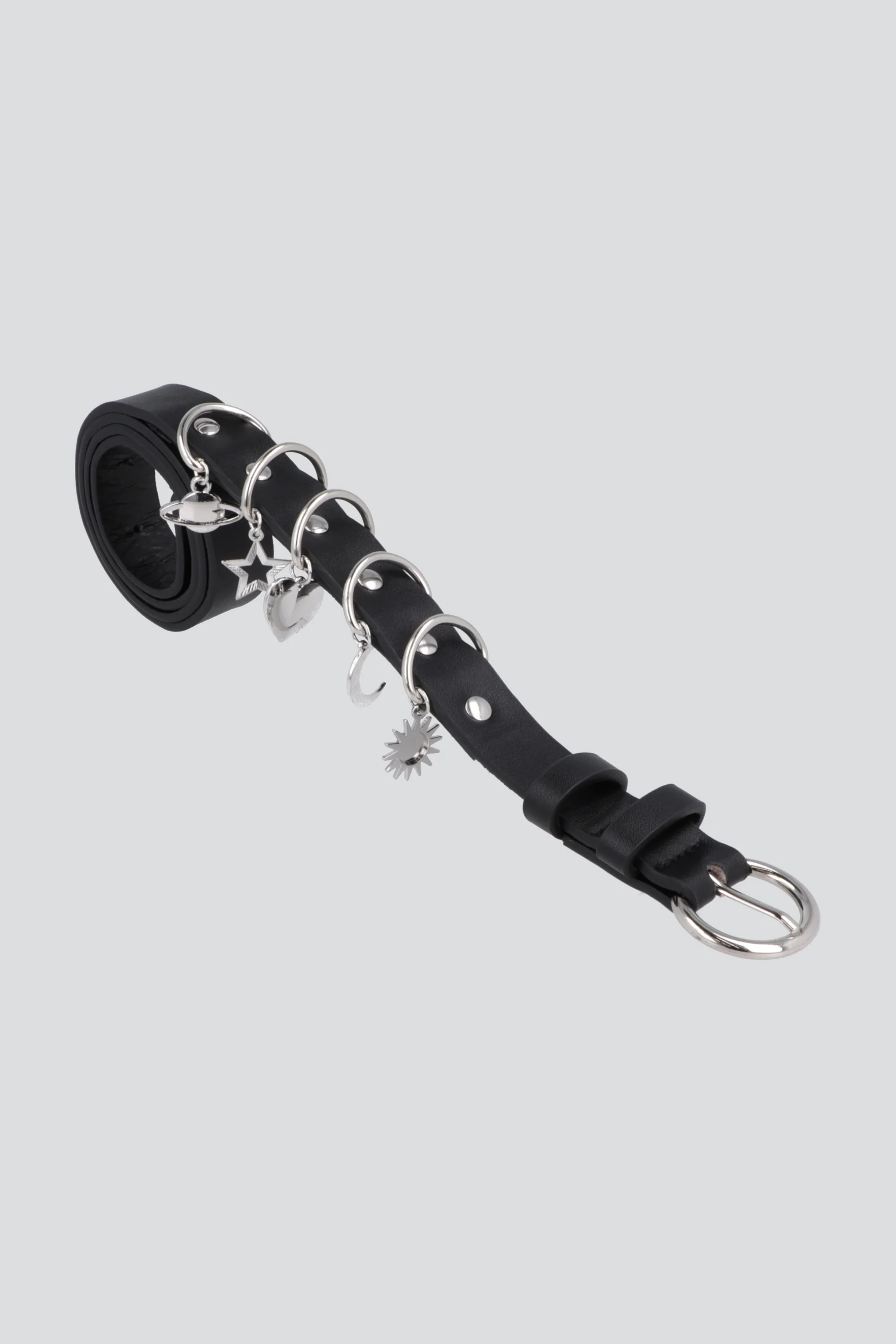 Cinturon basico charms metalicos
