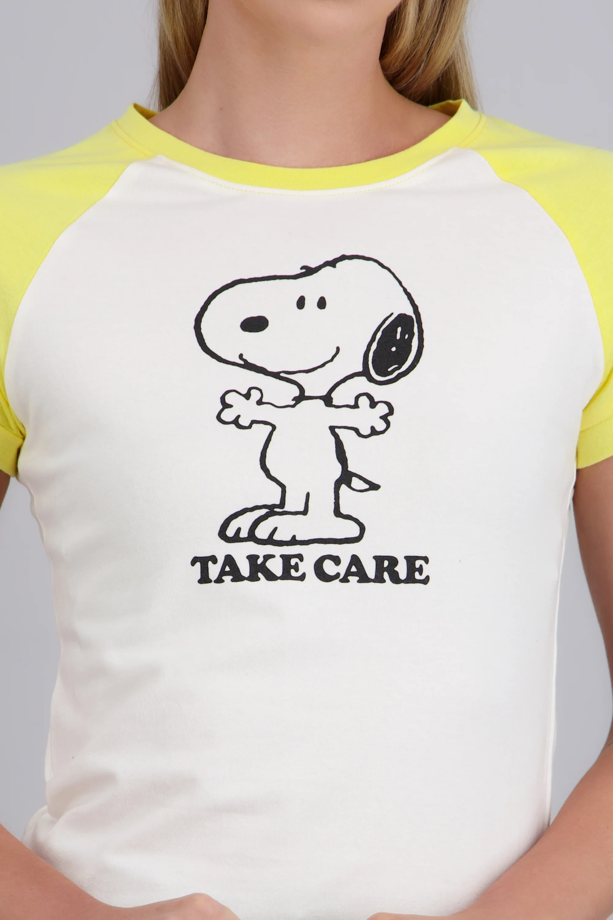 Crop Snoopy manga corta Contrastes - Image 5