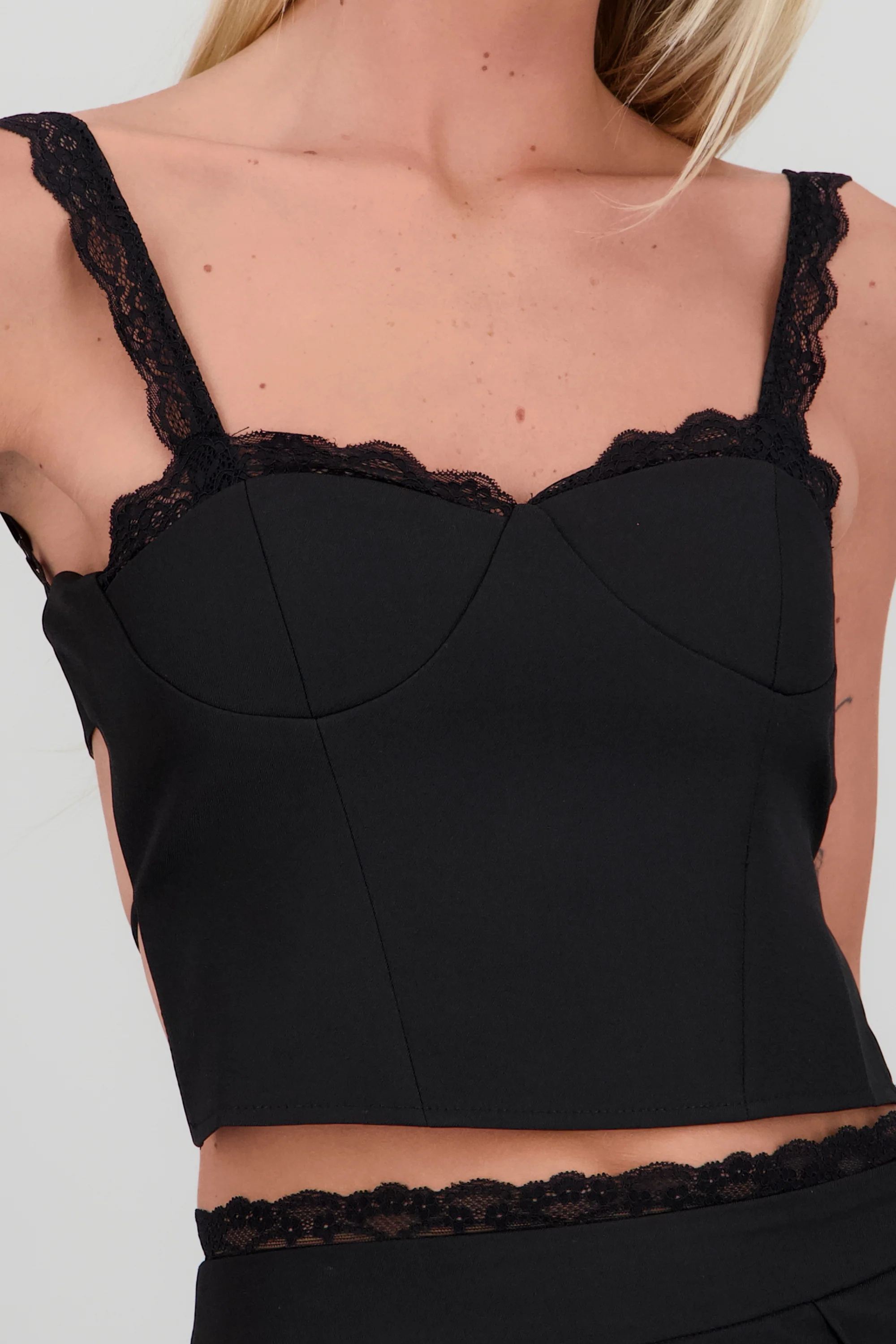 Crop top detalle encaje - Image 5
