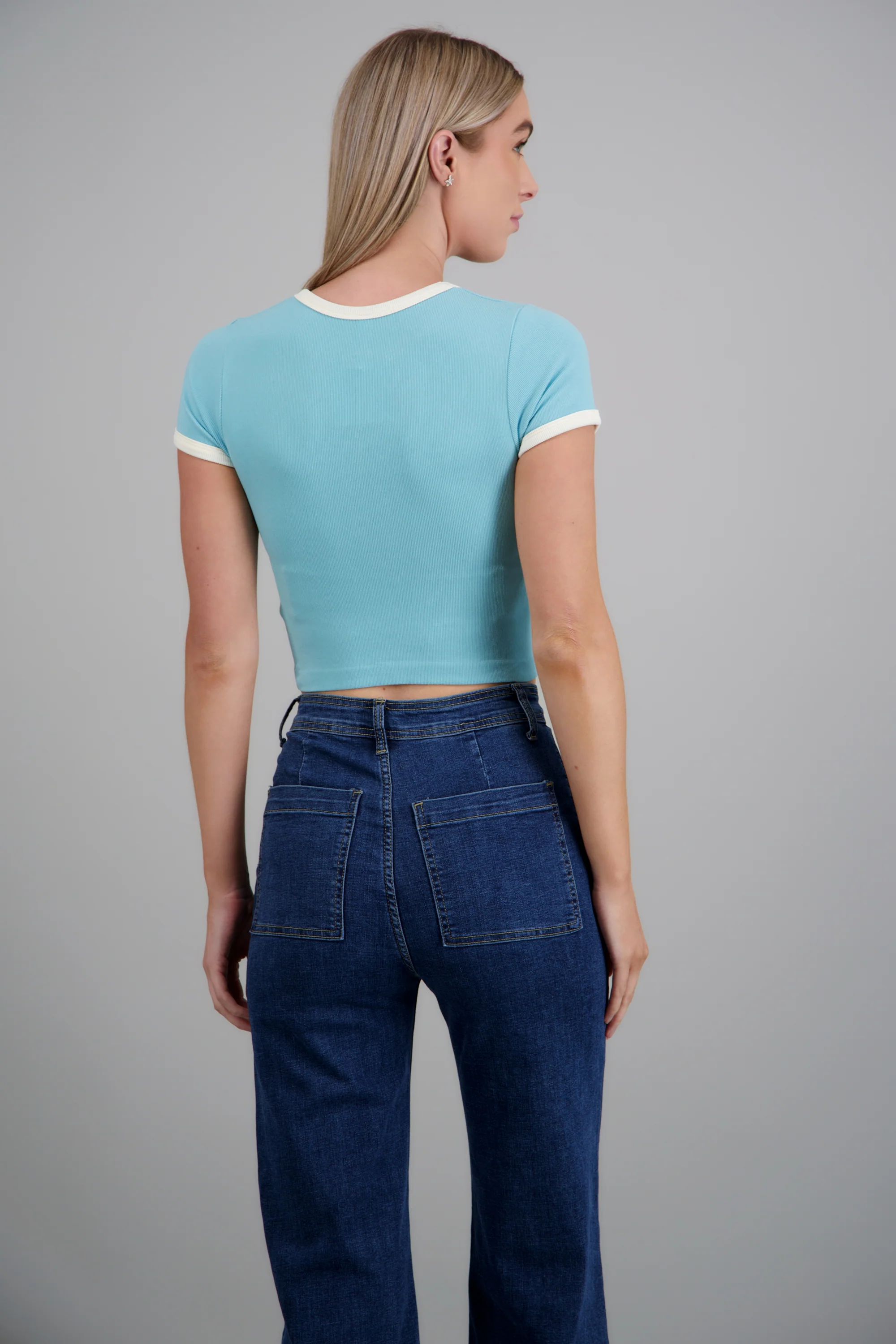 Crop top detalle bordado fruta manga corta - Image 4