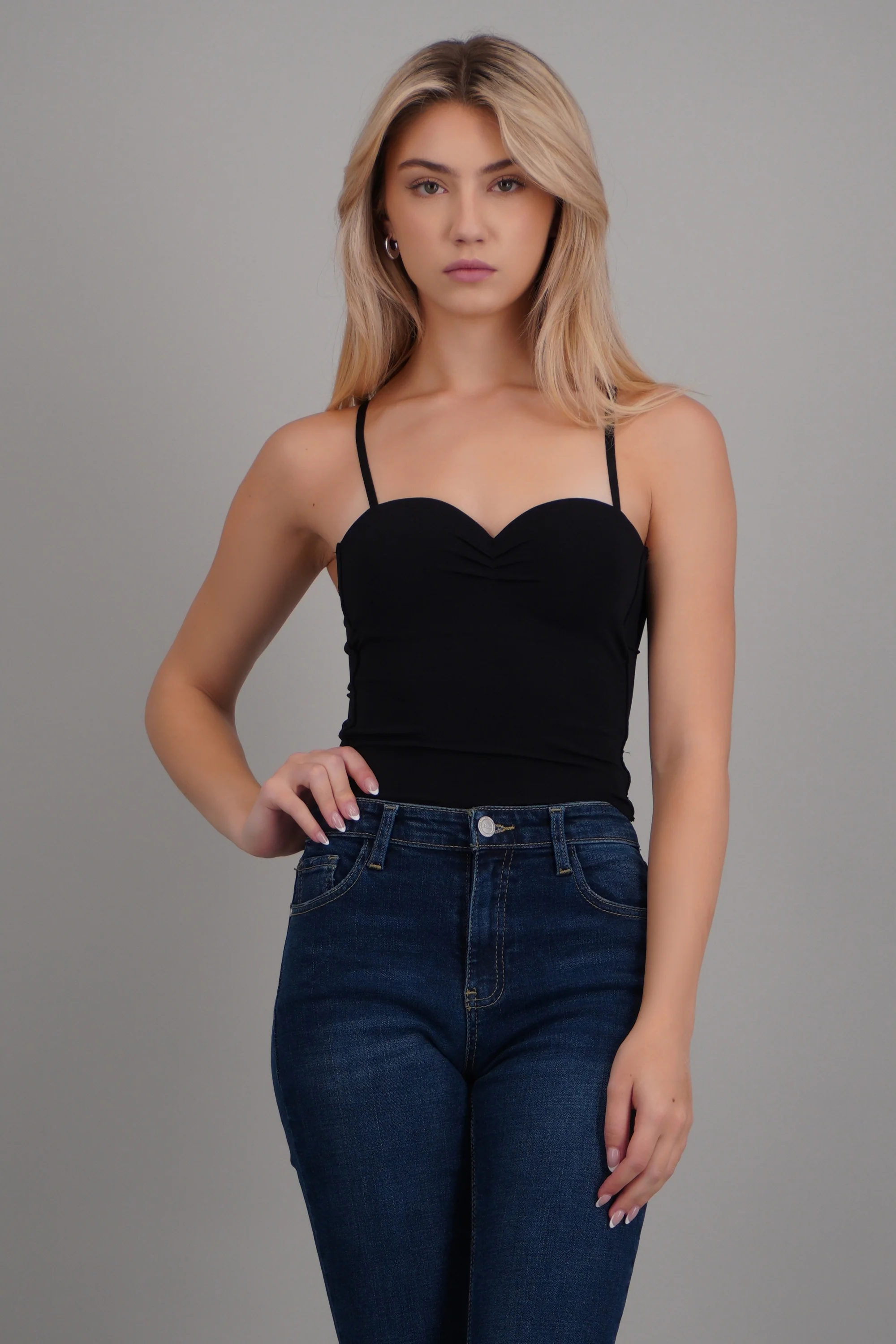 Crop top tirantes copas