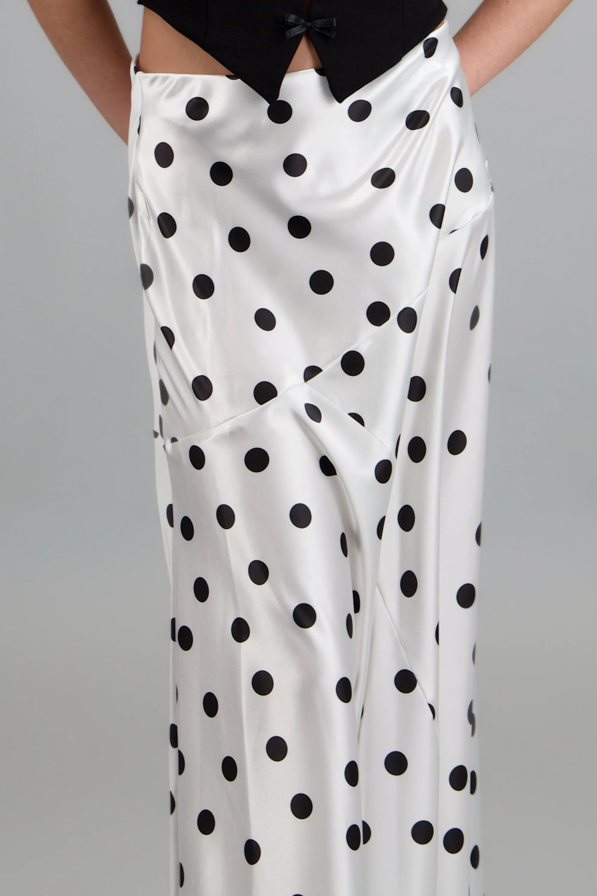 Falda midi de satin polka dots - Image 5