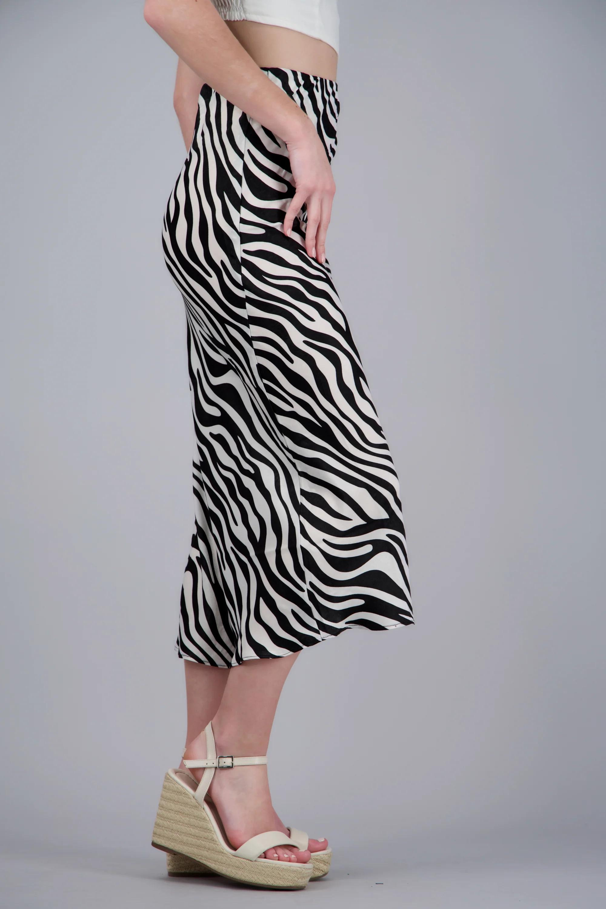 Falda midi estampada zebra - Image 3