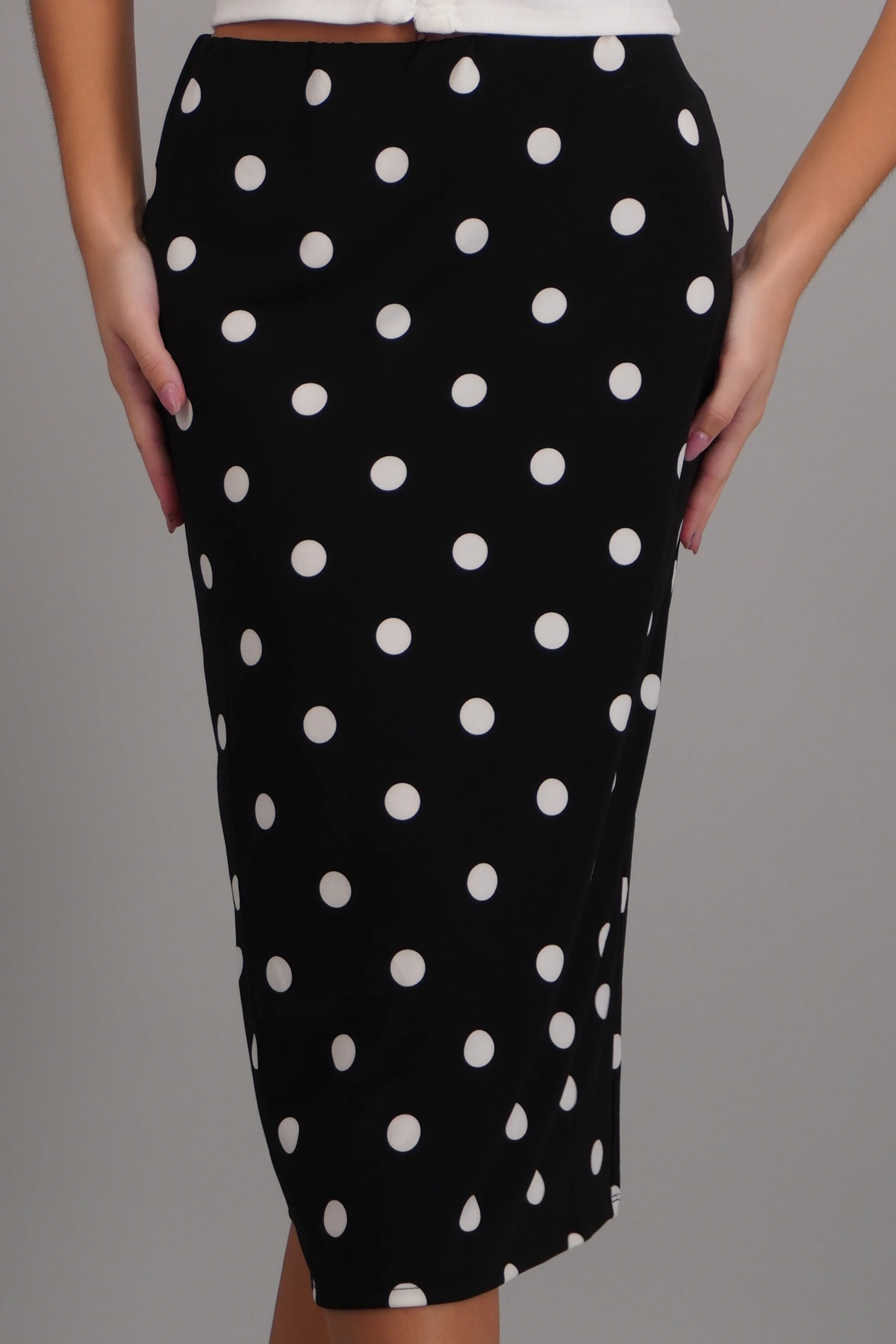 Falda satinada polka dots - Image 5