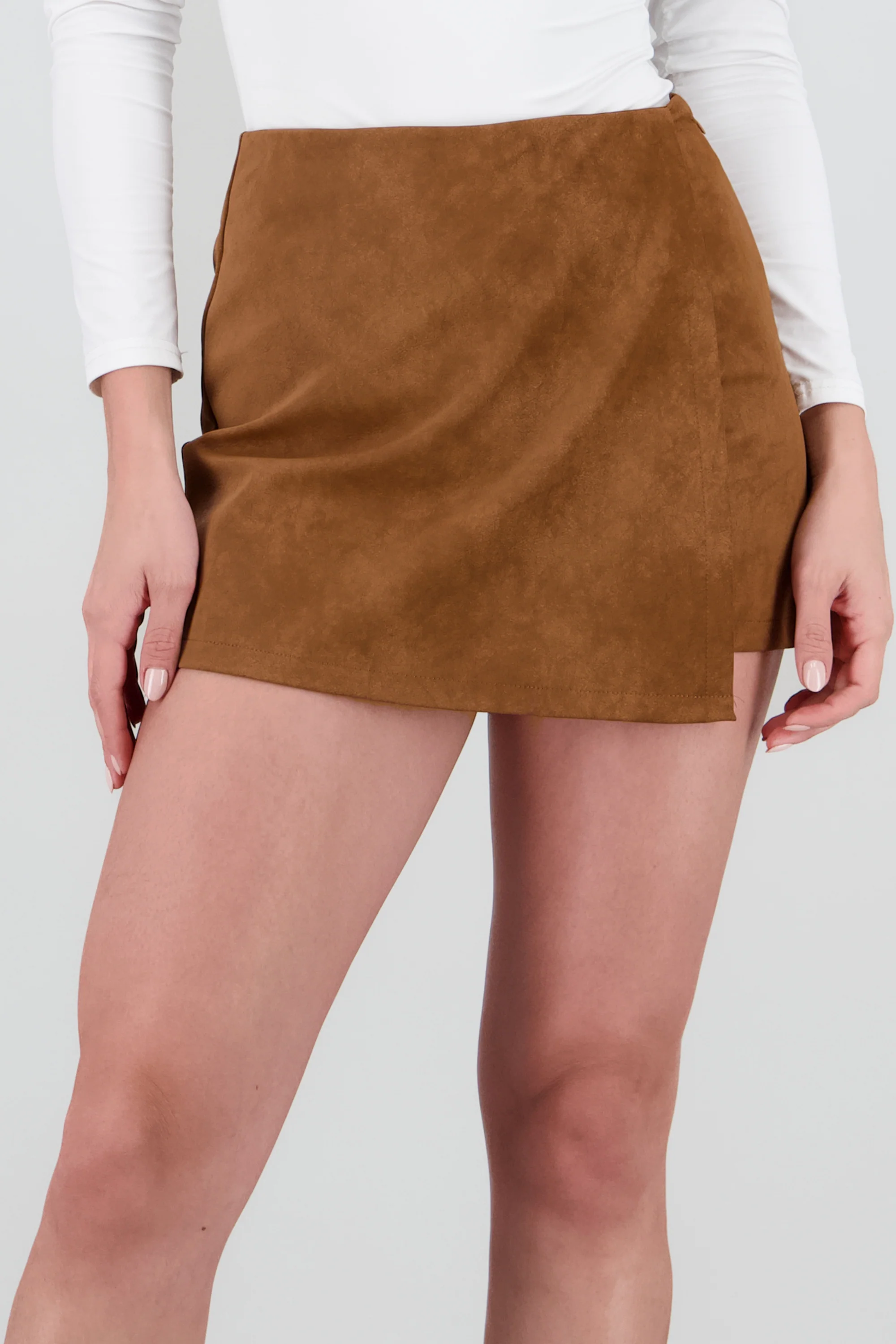Falda short efecto piel - Image 5