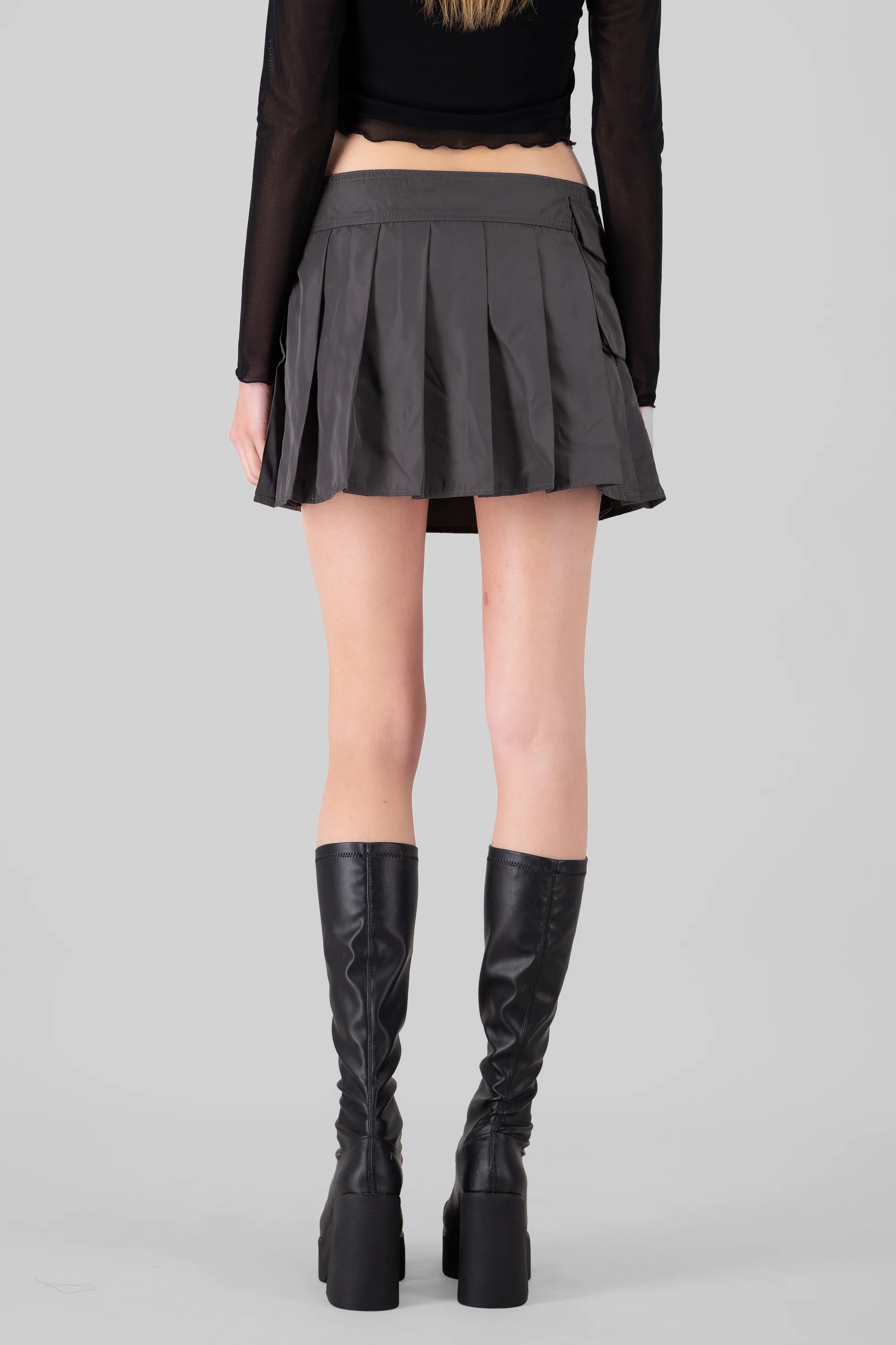 Flada short tableada con cinturon - Image 4