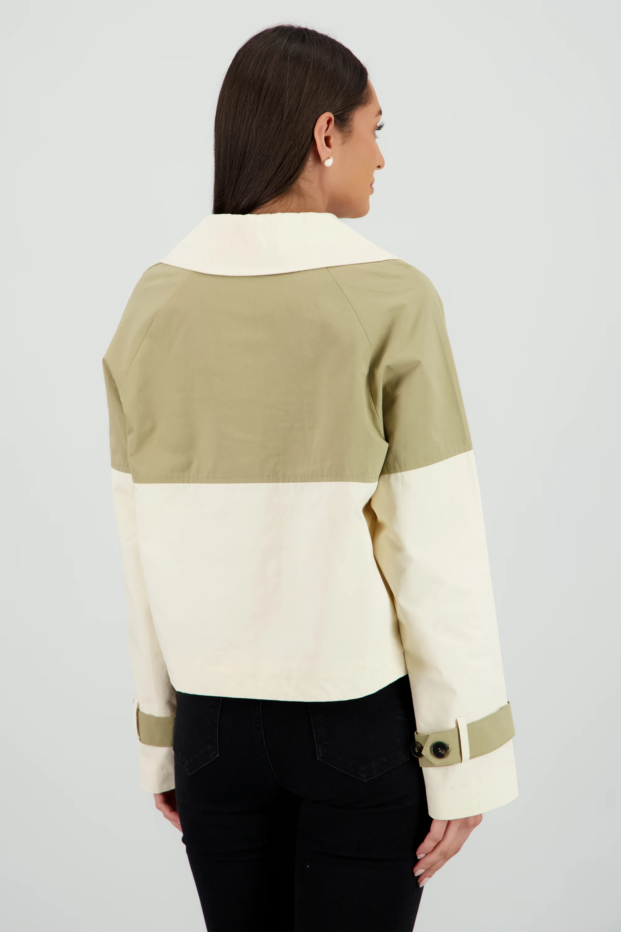 Gabardina crop detalle contraste mangas - Image 4