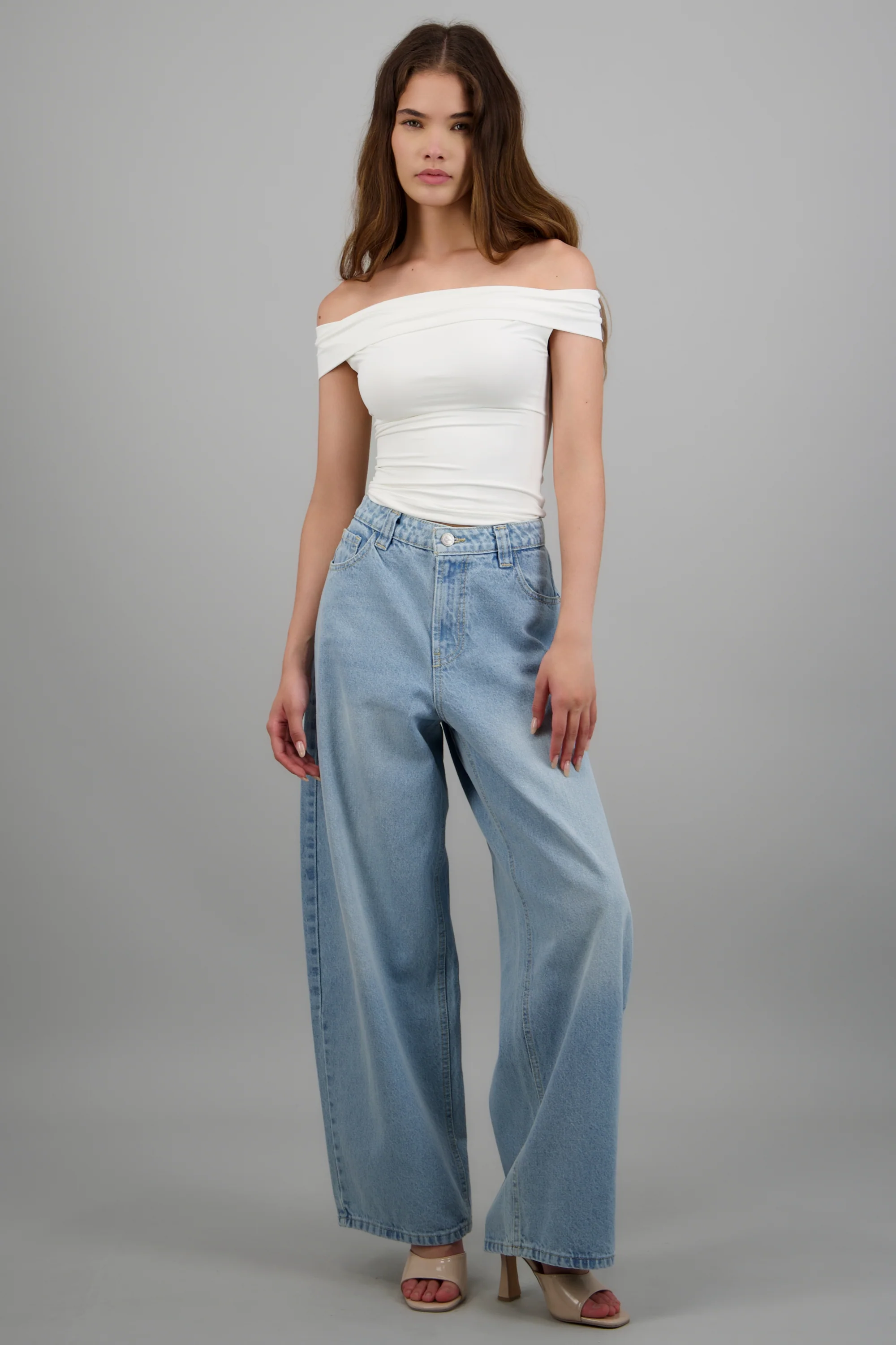 Jeans barrel amplio básico
