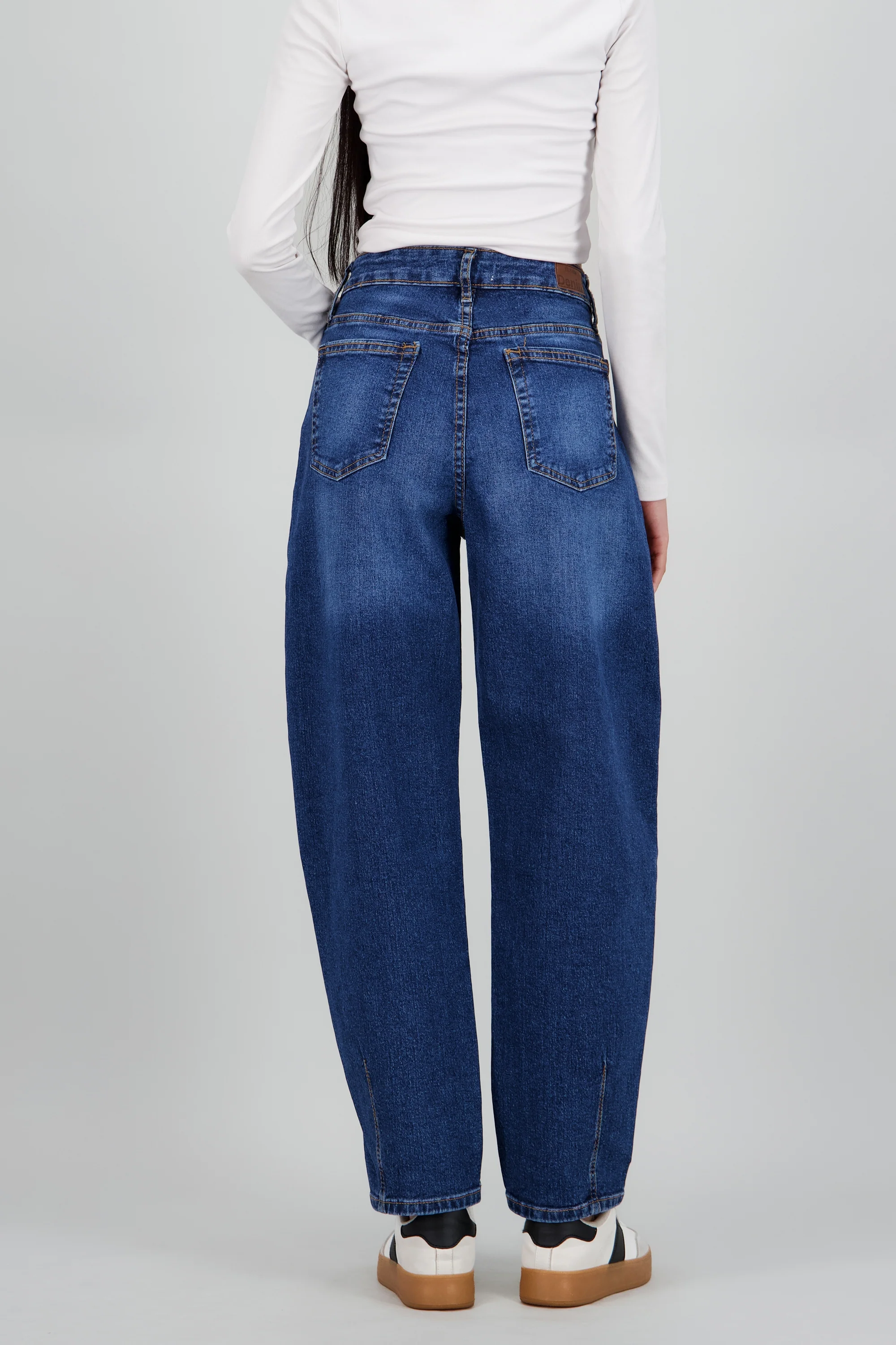 Jeans barrel amplios - Image 4