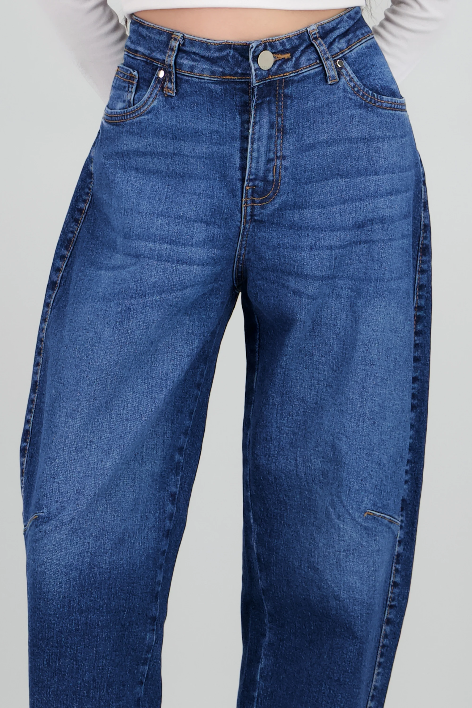 Jeans barrel amplios - Image 5