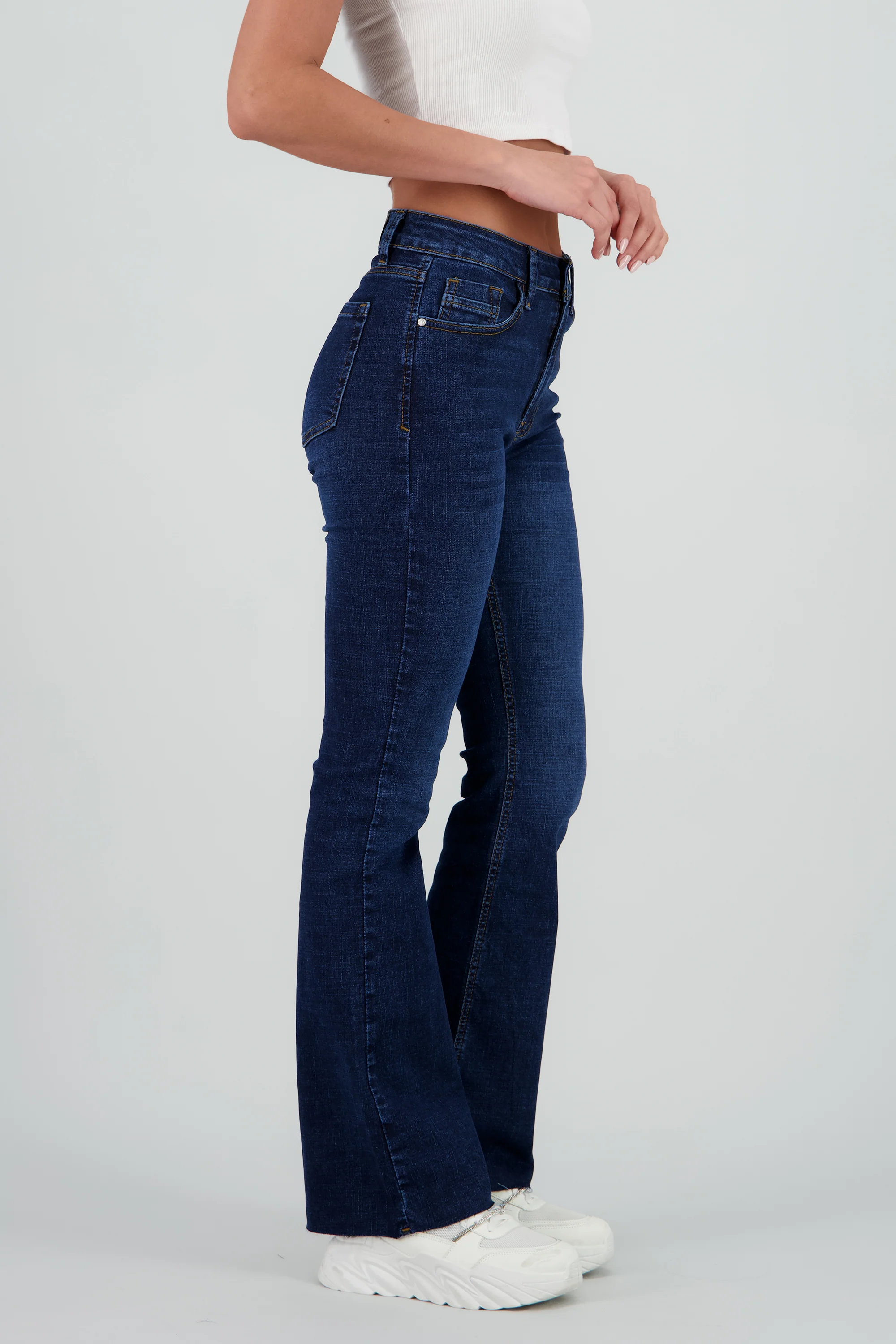 Jeans básicos flare al corte - Image 5