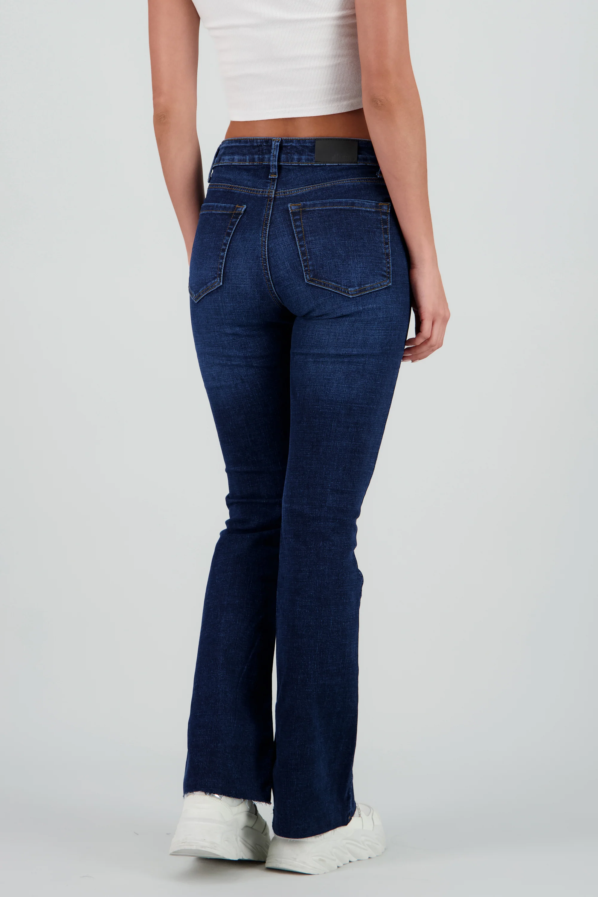 Jeans básicos flare al corte - Image 6