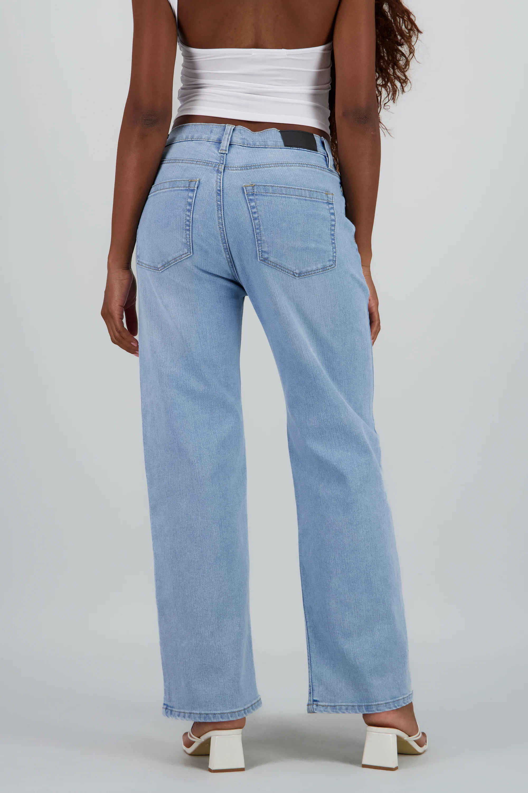 Jeans básicos wide leg - Image 4