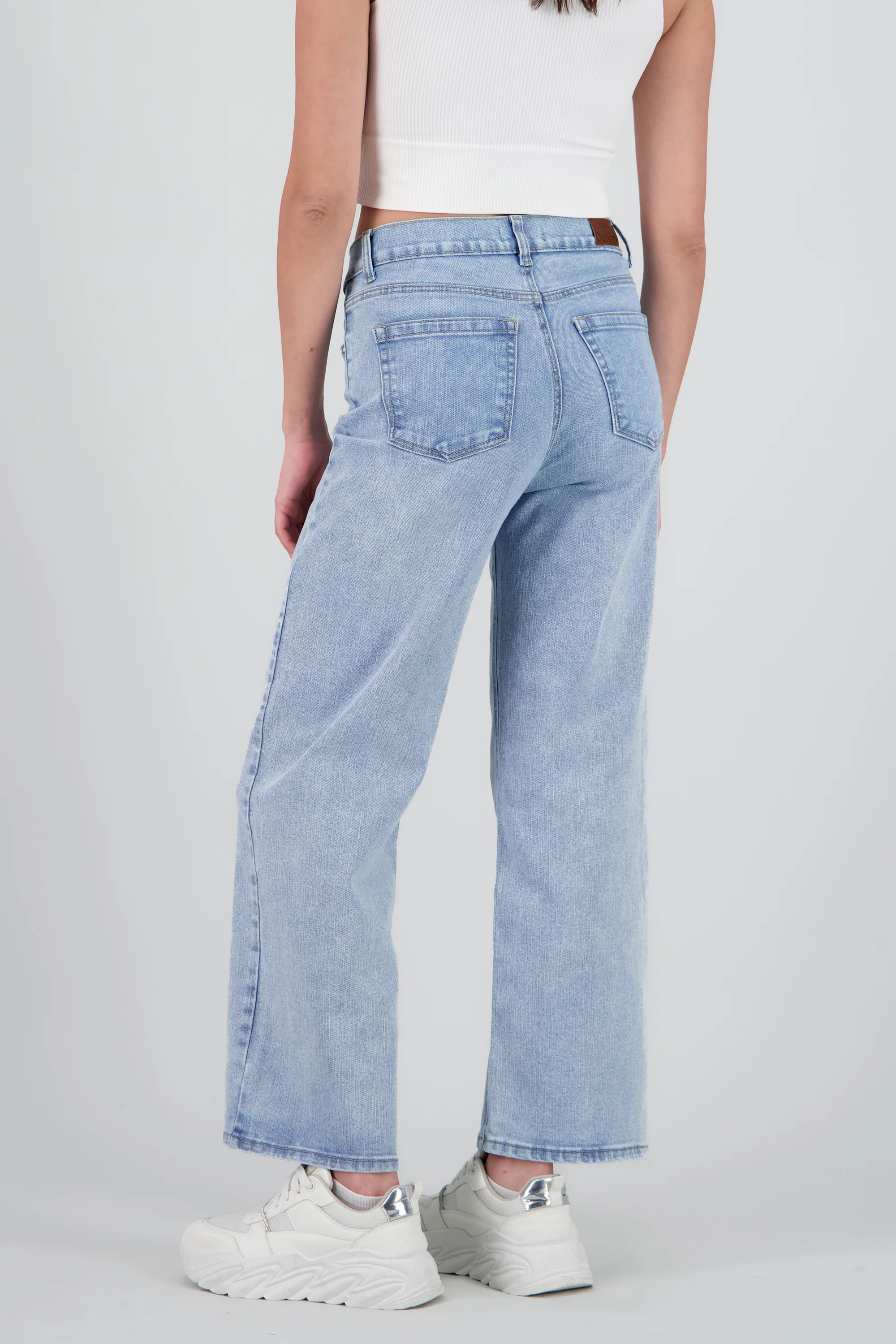 Jeans básicos wide leg - Image 4