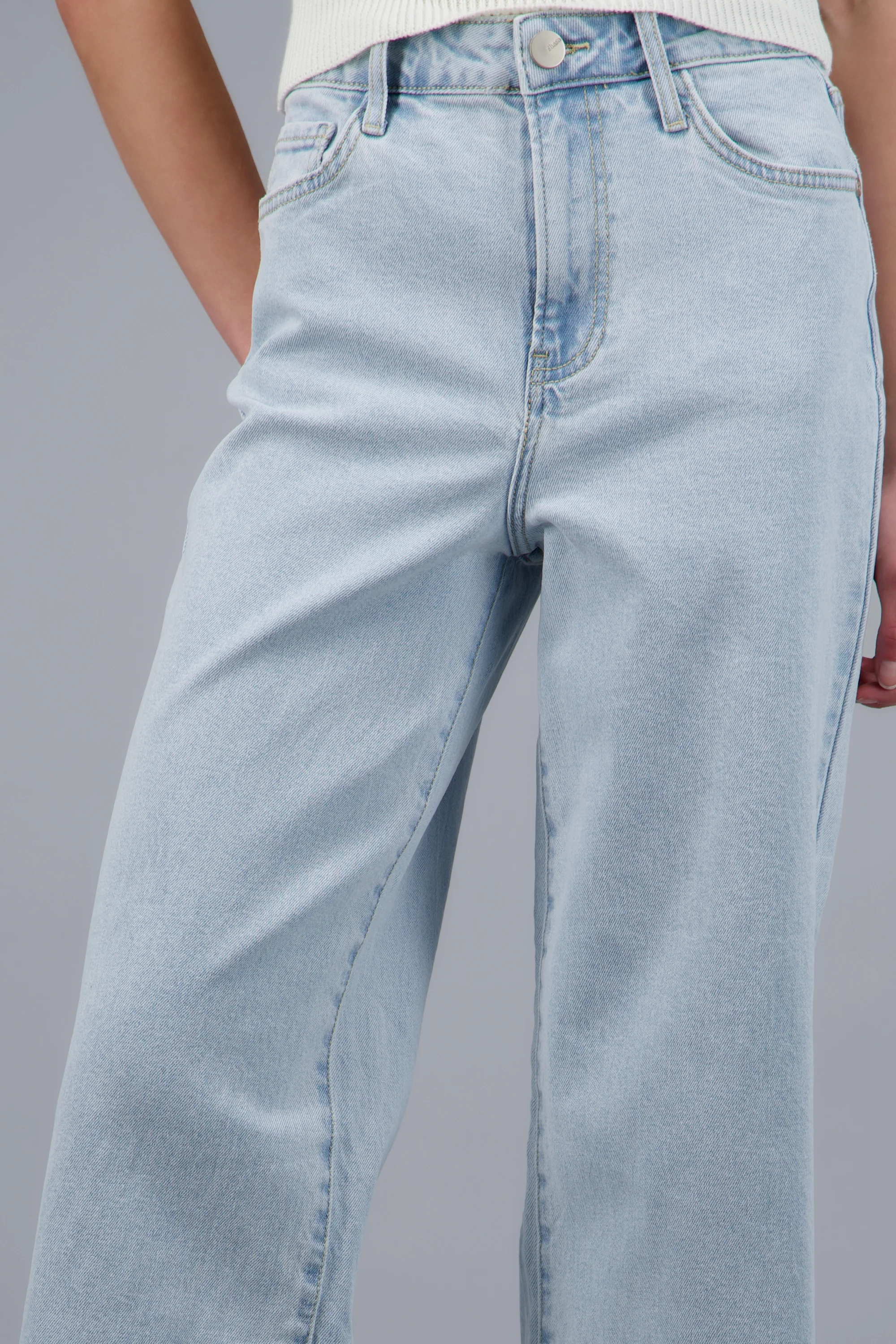 Jeans cropped al corte - Image 5