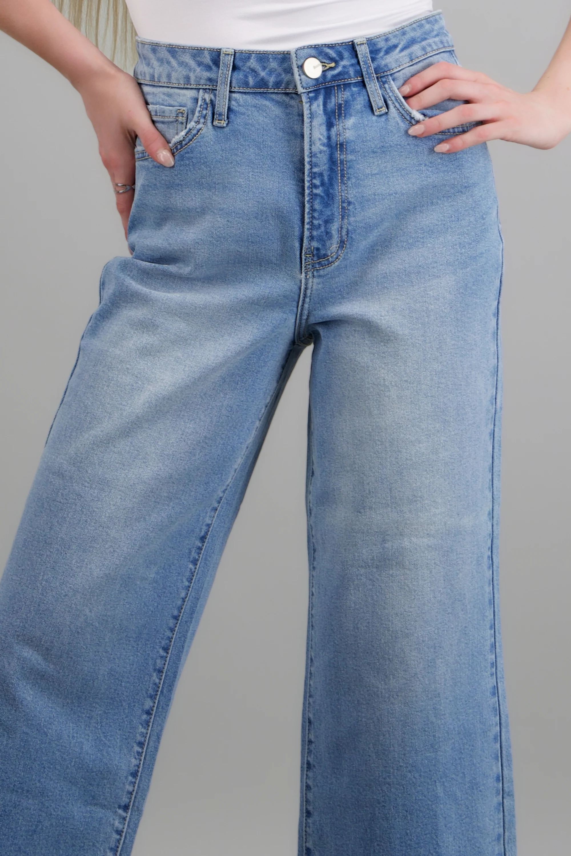 Jeans cropped al corte - Image 5