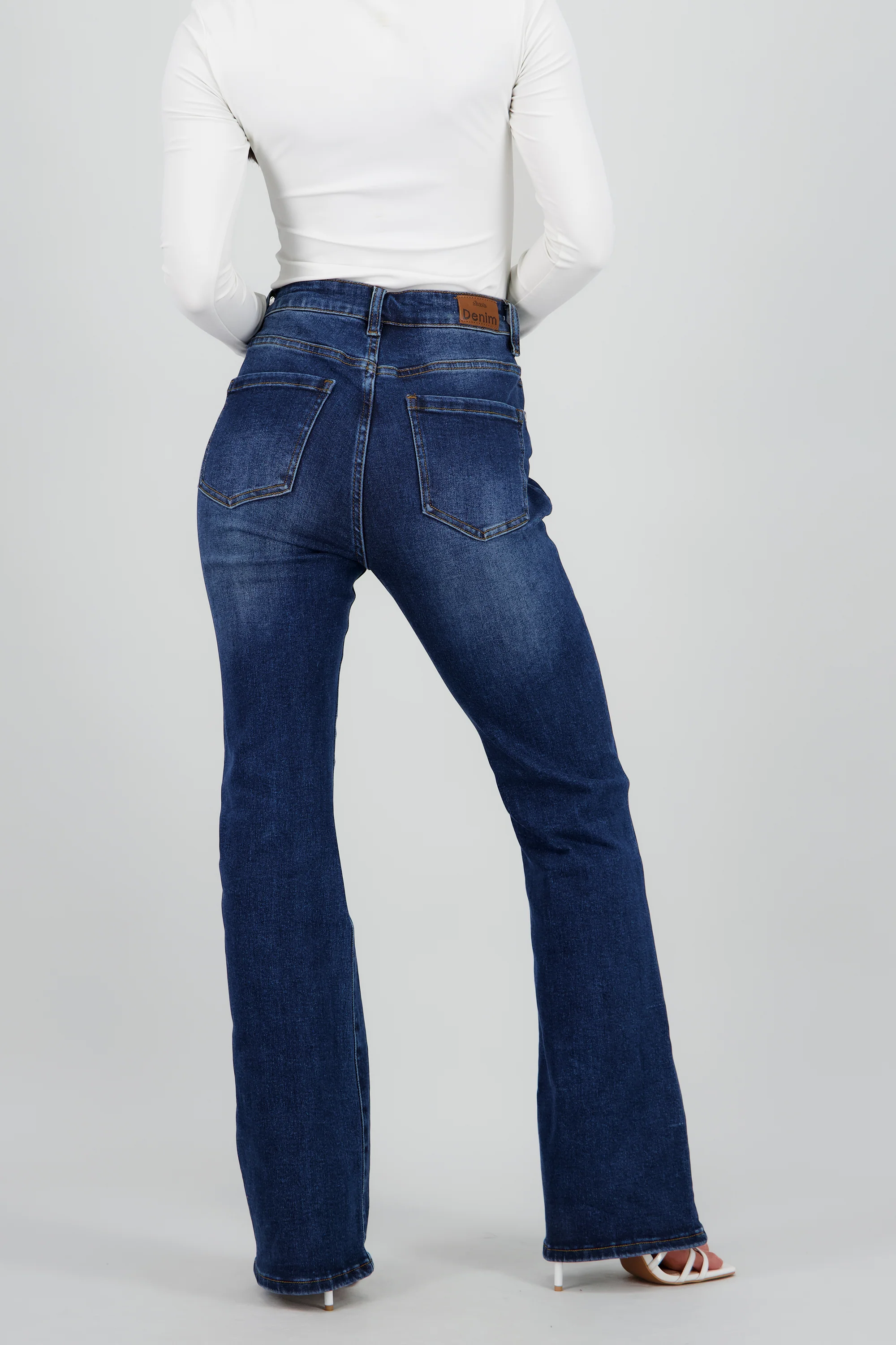 Jeans flare amplios - Image 4