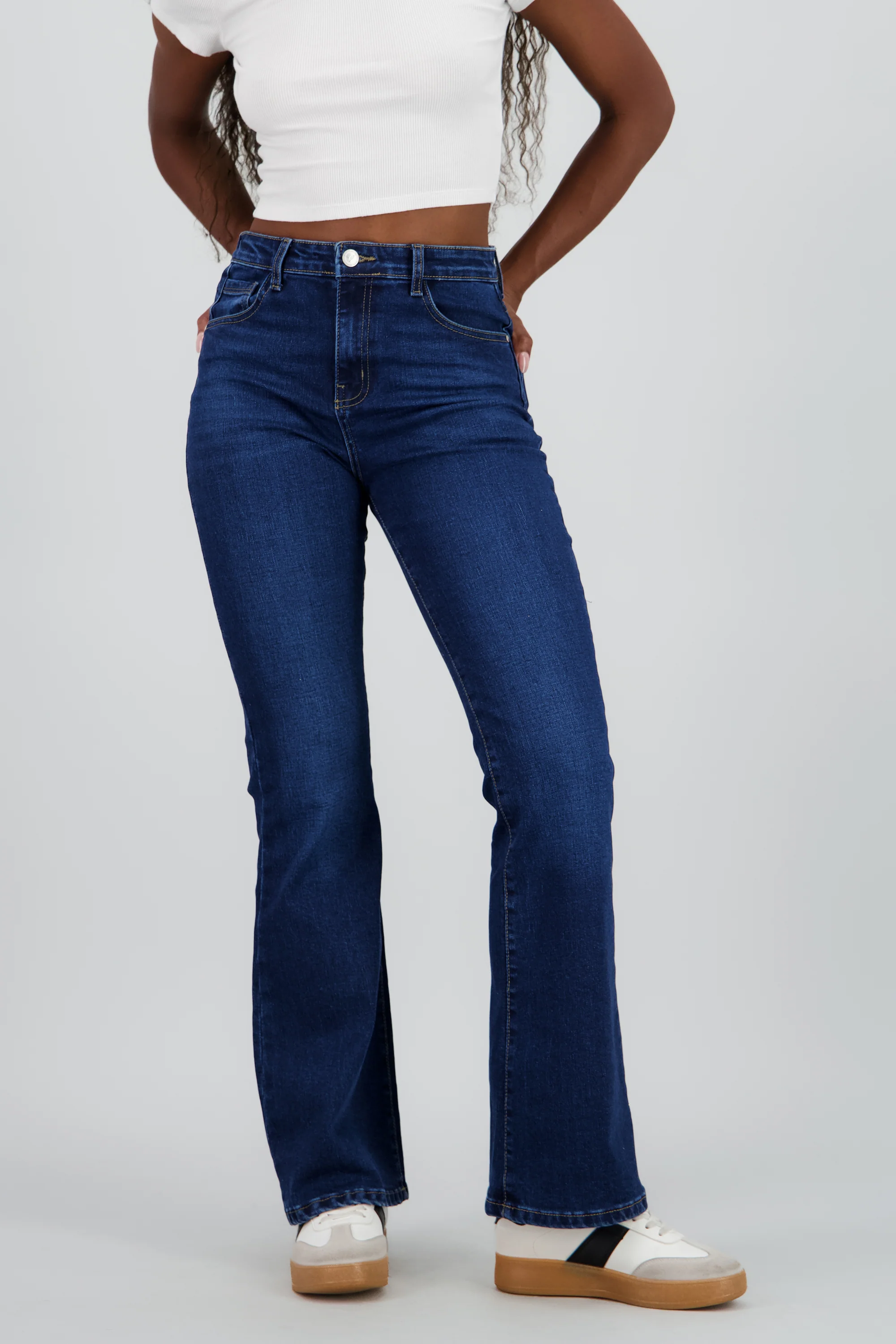 Jeans flare mid rise - Image 4