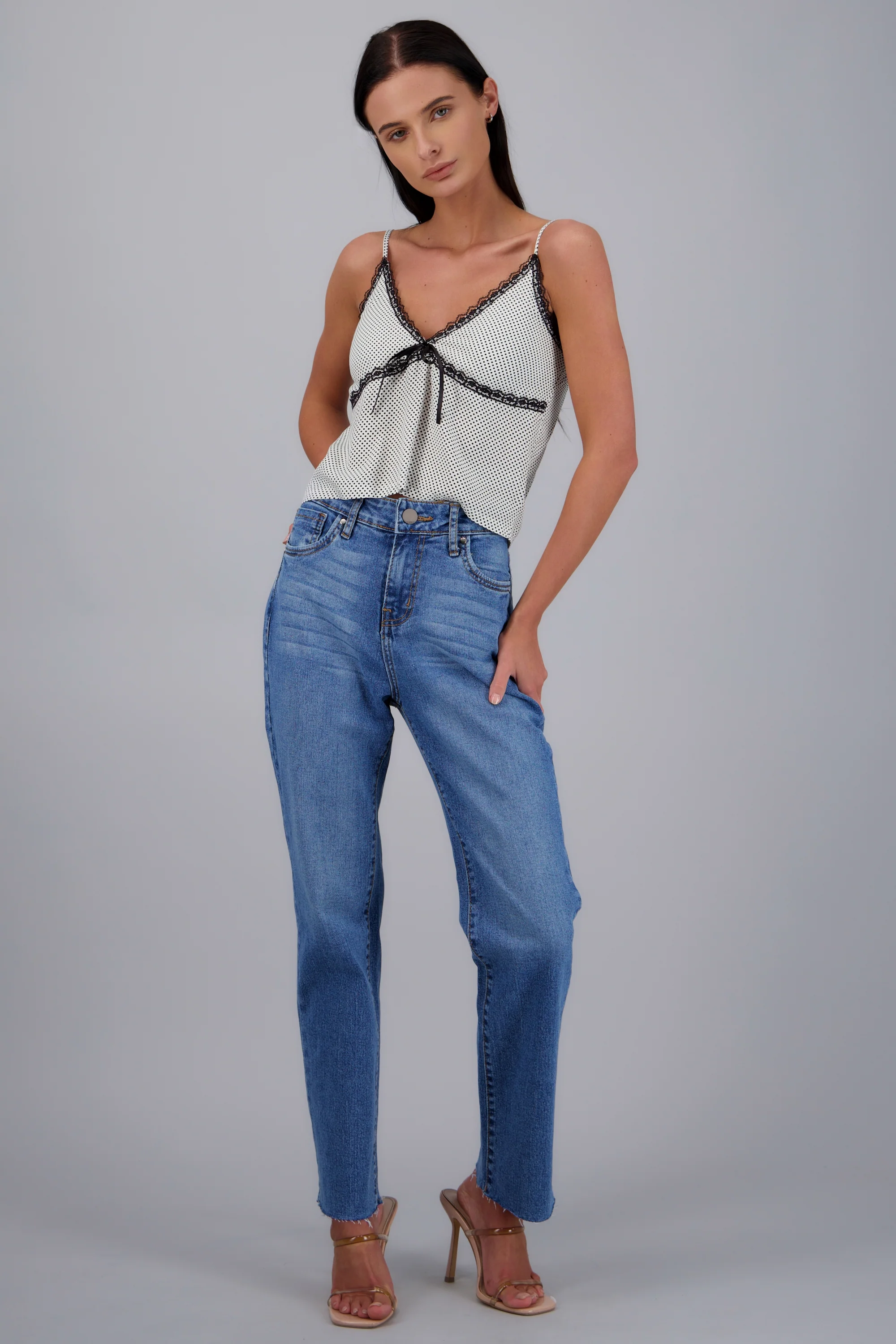 Jeans straight al corte - Image 2