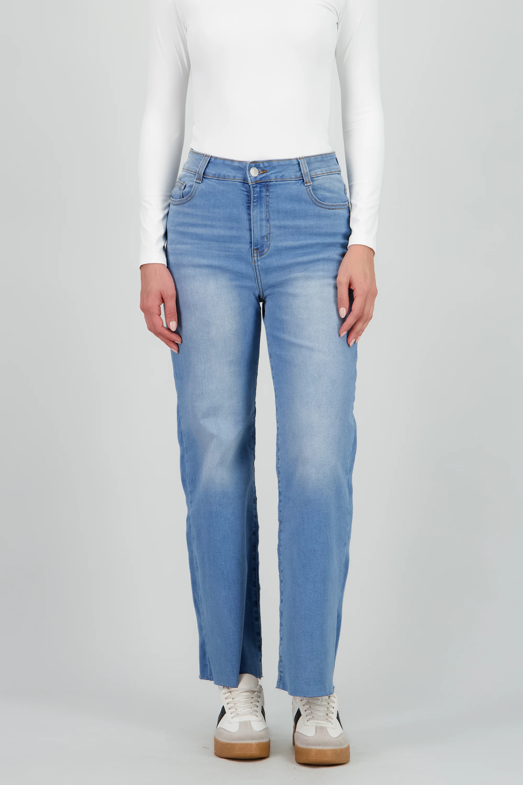 Jeans straight al corte - Image 2