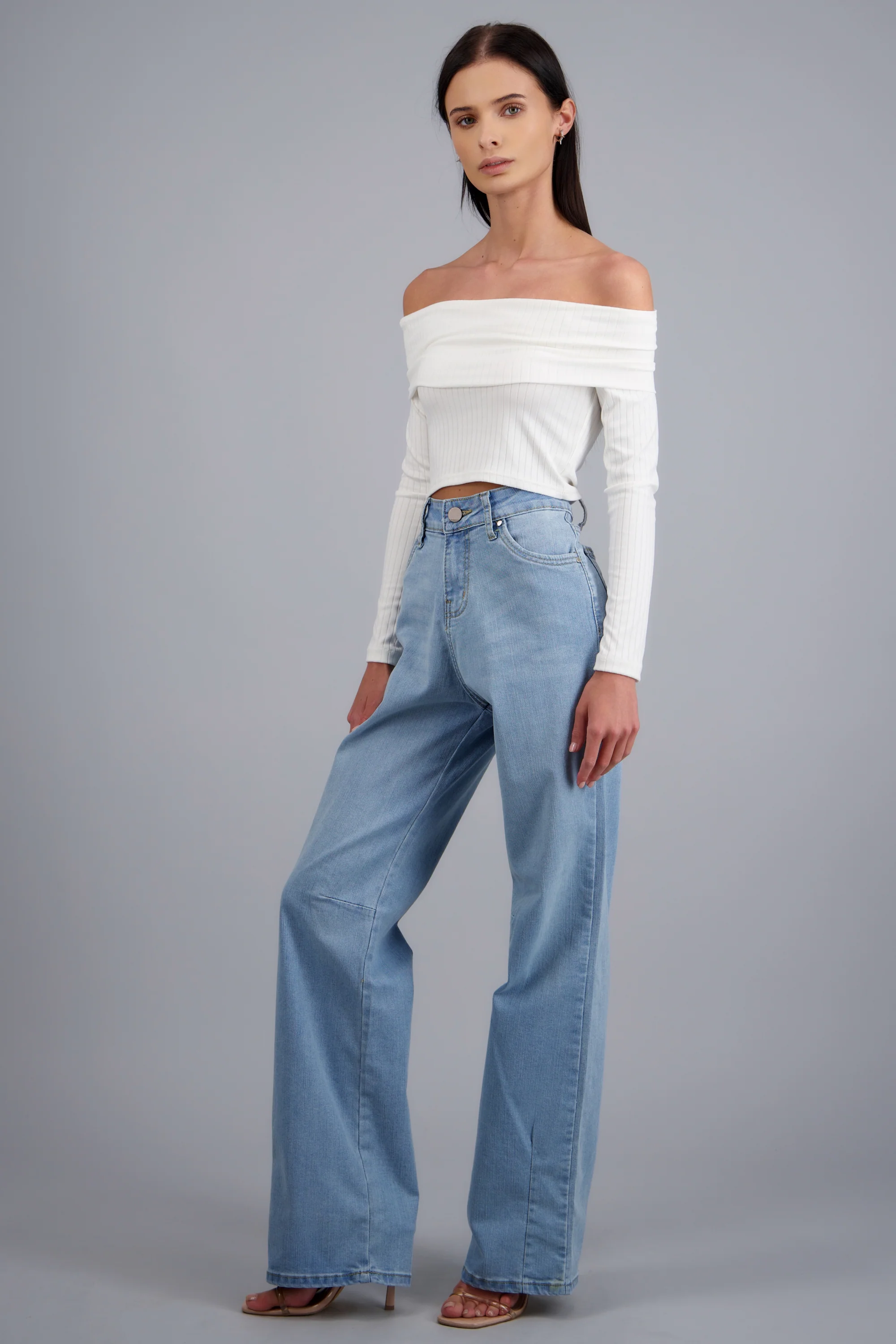Jeans straight con pinzas - Image 4