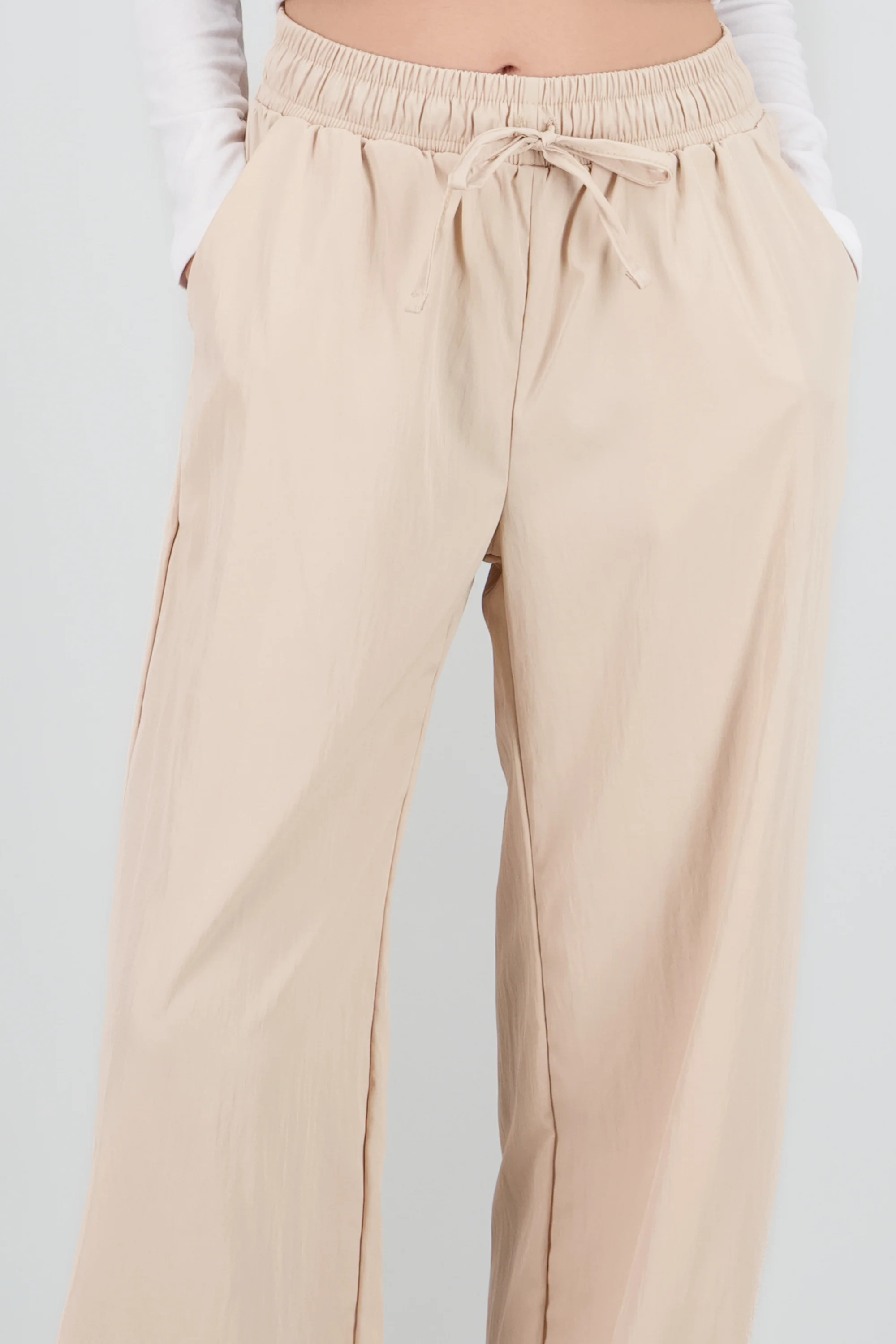 Jogger parachute detalle jareta - Image 5