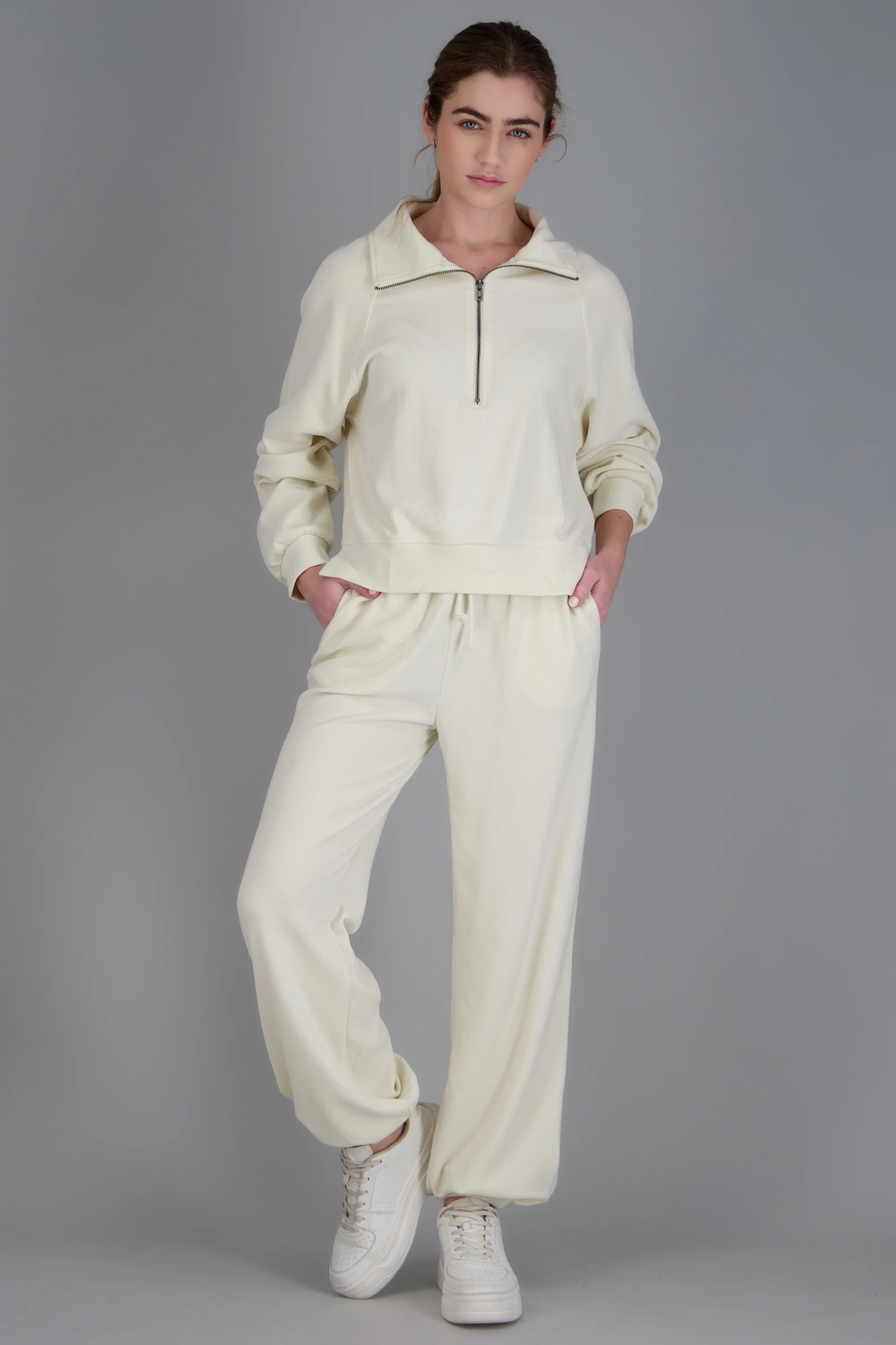 Joggers detalle resorte tacto suave