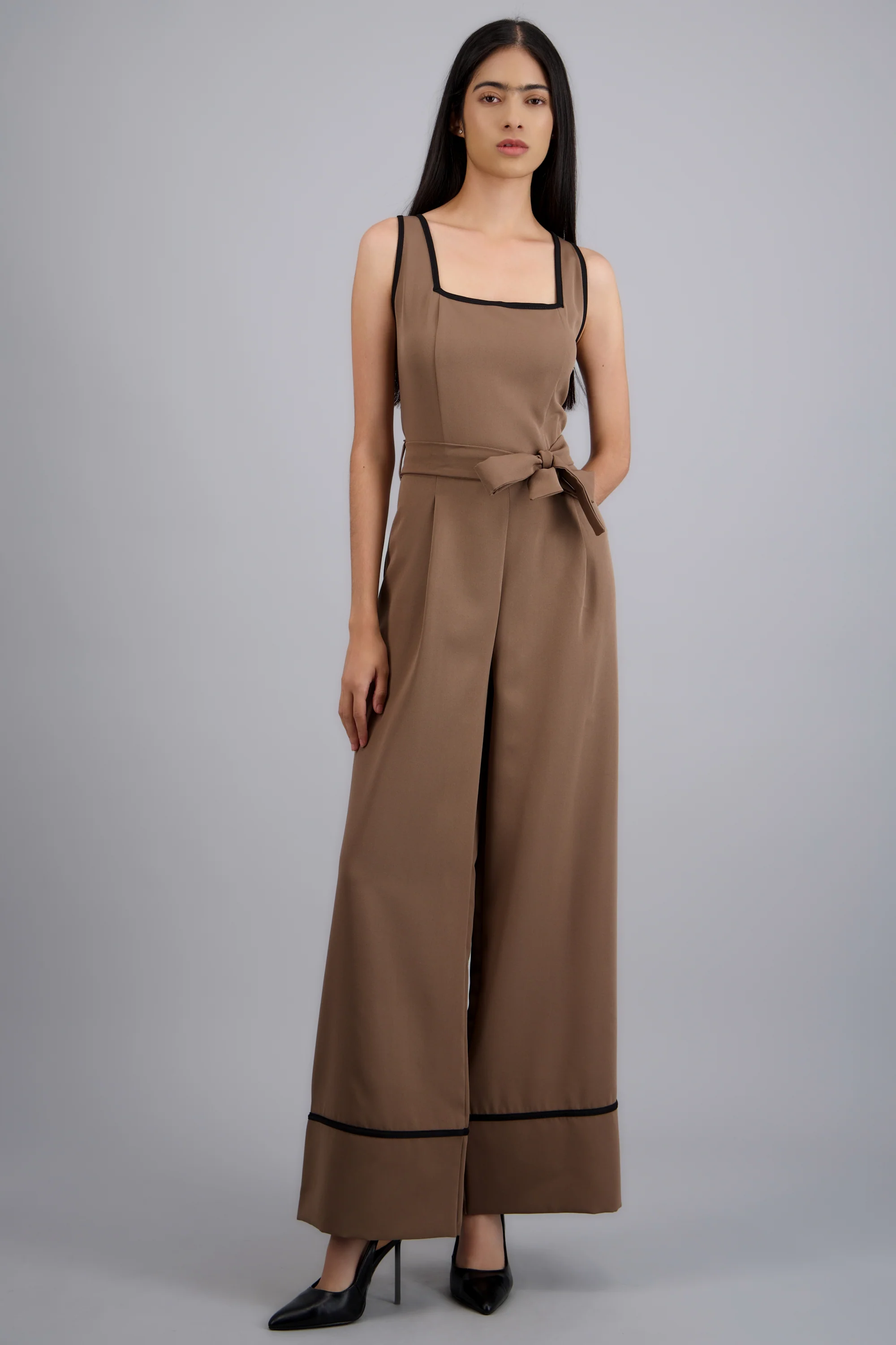 Jumpsuit escote cuadrado detalle contraste
