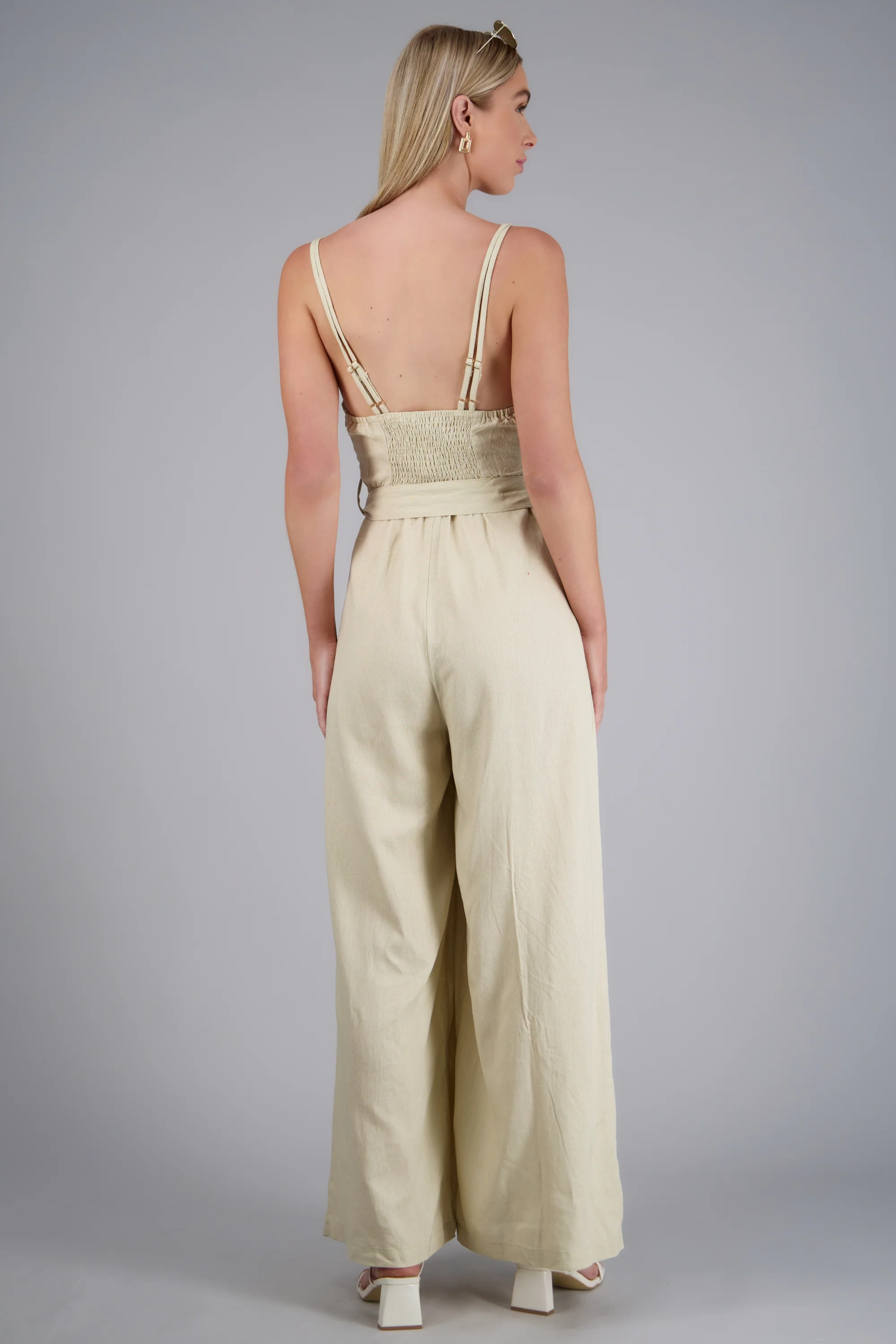 Jumpsuit escote V detalle cinturon - Image 4