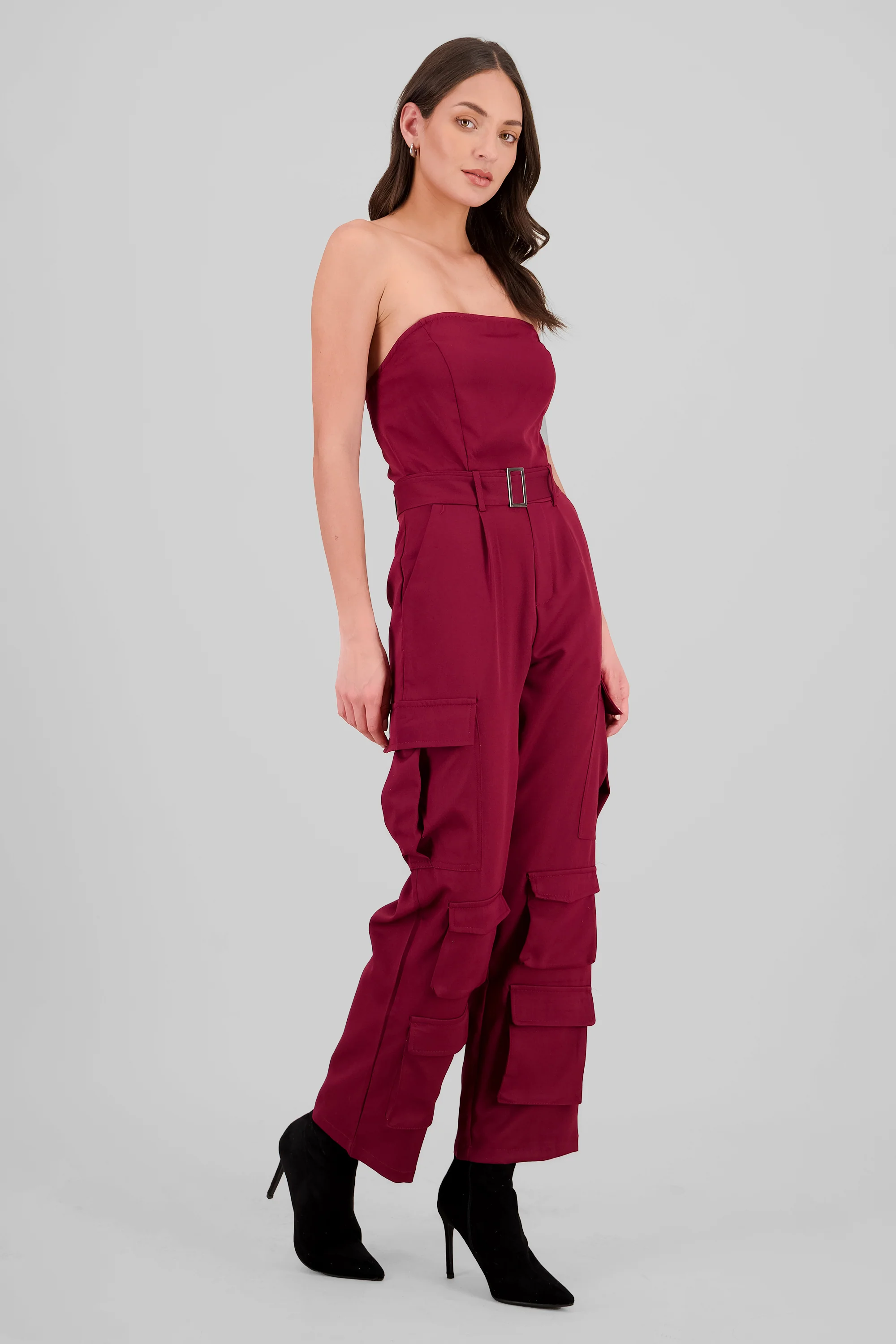 Jumpsuit strapless con bolsas cargo - Image 3