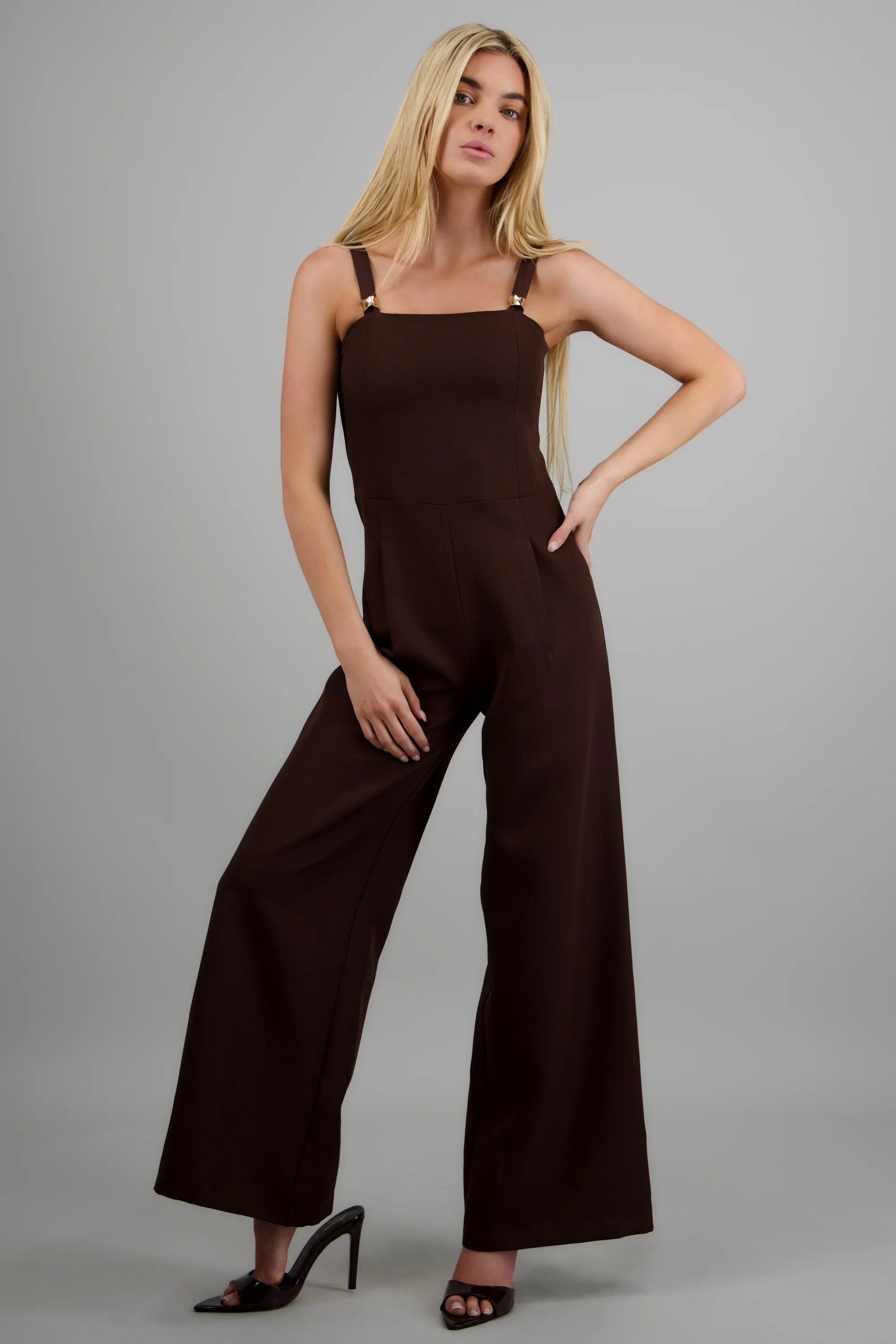 Jumpsuit tirantes detalle accesorio