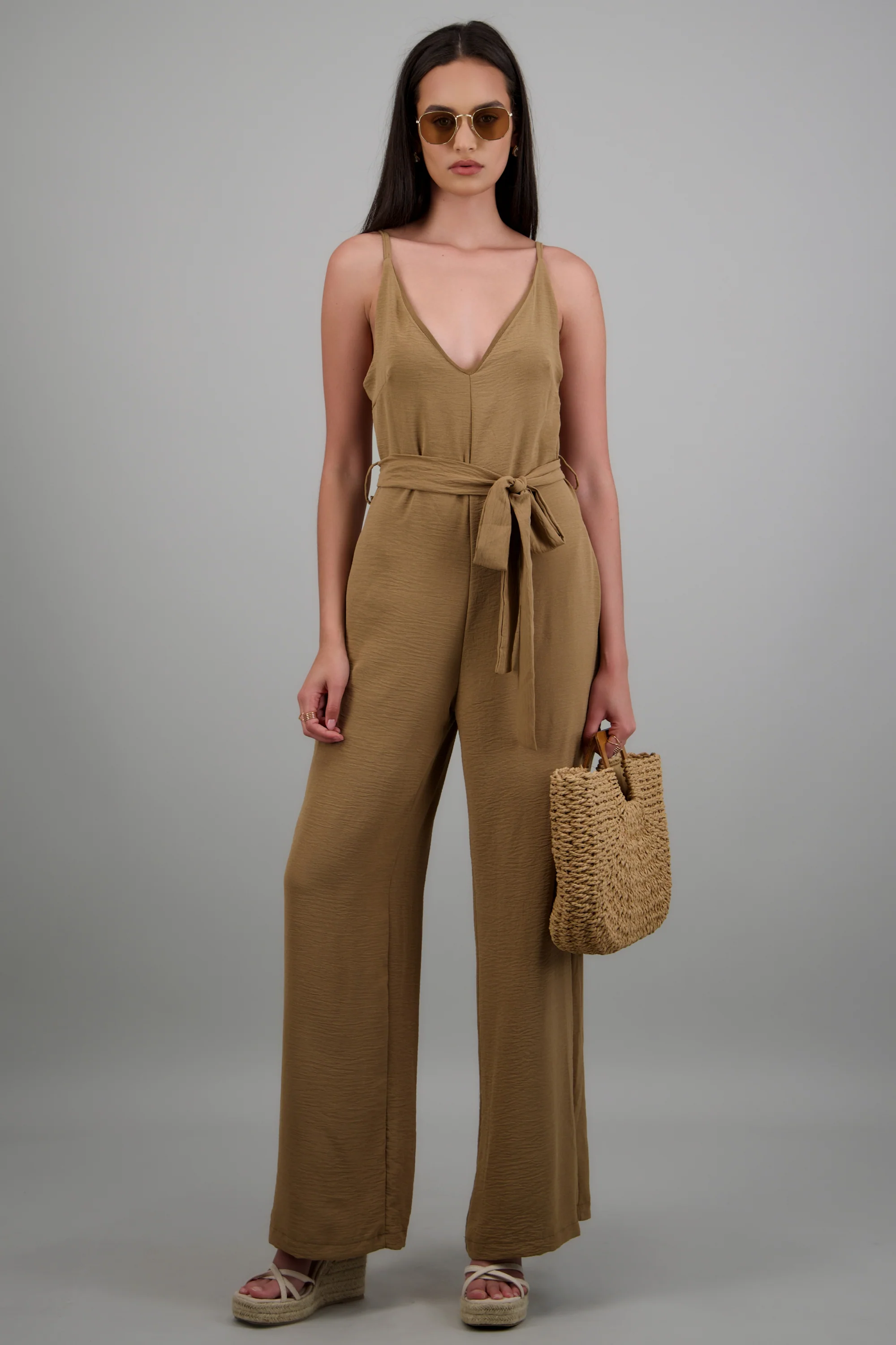 Jumpsuit tirantes detalle escote v