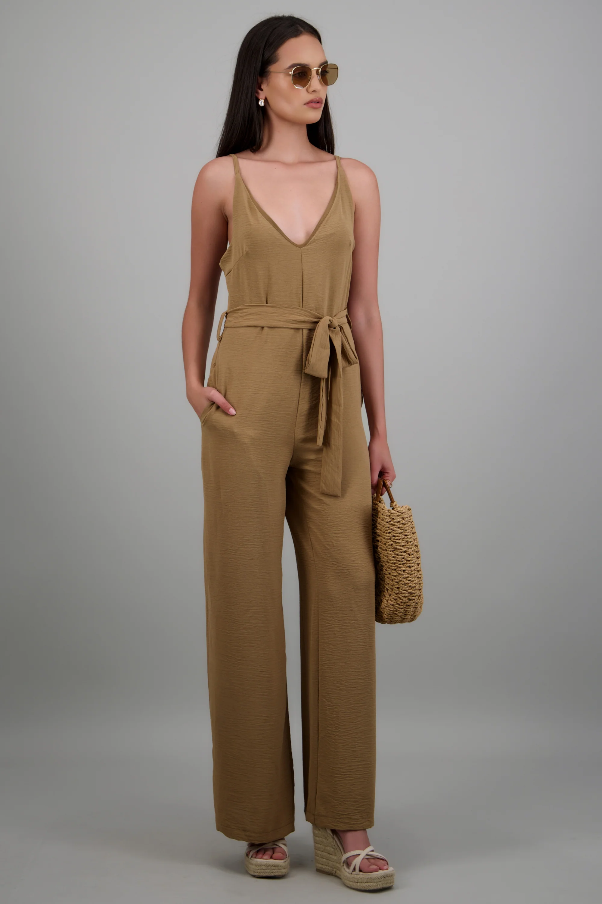 Jumpsuit tirantes detalle escote v - Image 2