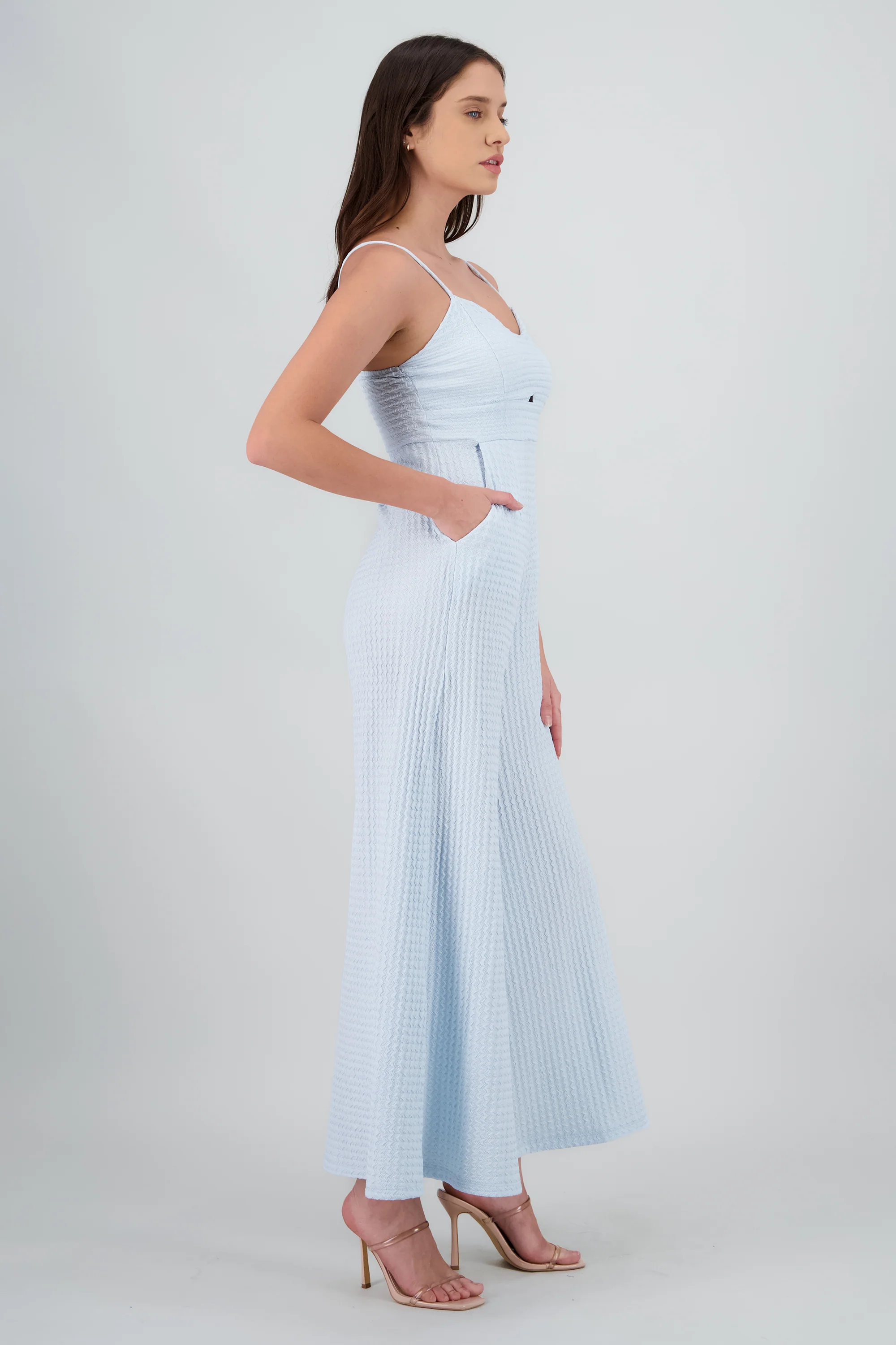 Jumpsuit tirantes detalle textura - Image 3
