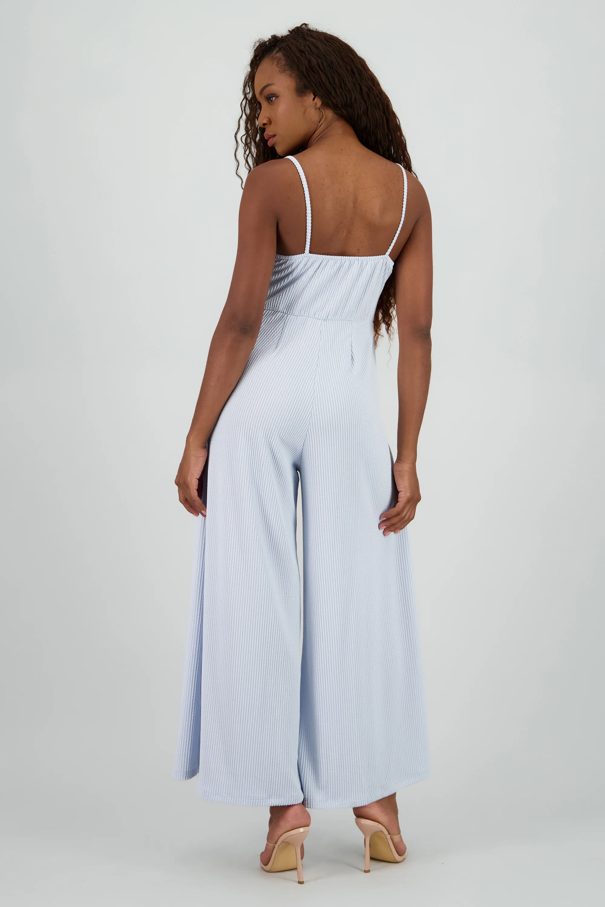 Jumpsuit tirantes detalle textura - Image 4