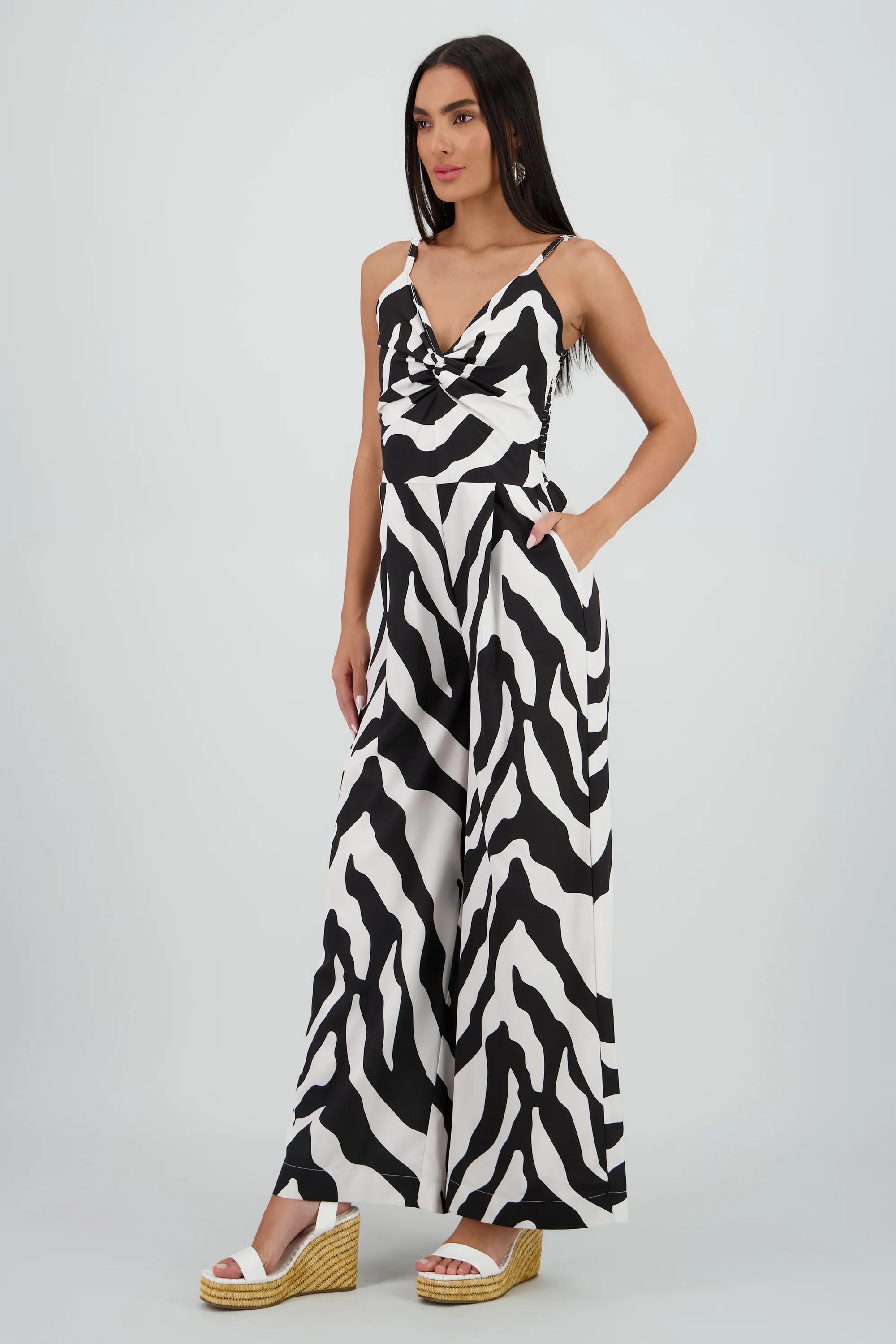 Jumpsuit tirantes estampado detalle nudo - Image 3