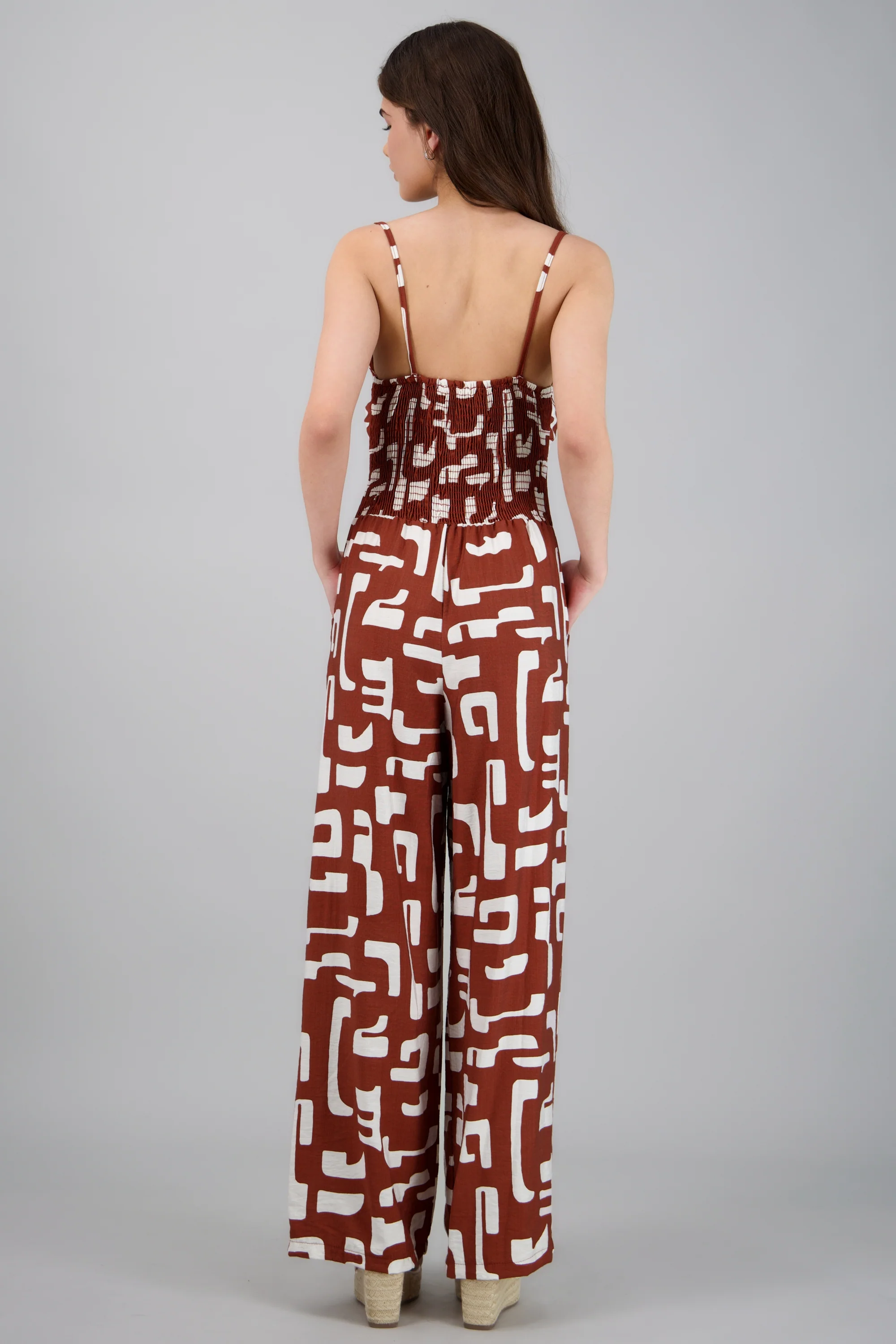 Jumpsuit tirantes estampado figuras asimetricas - Image 4