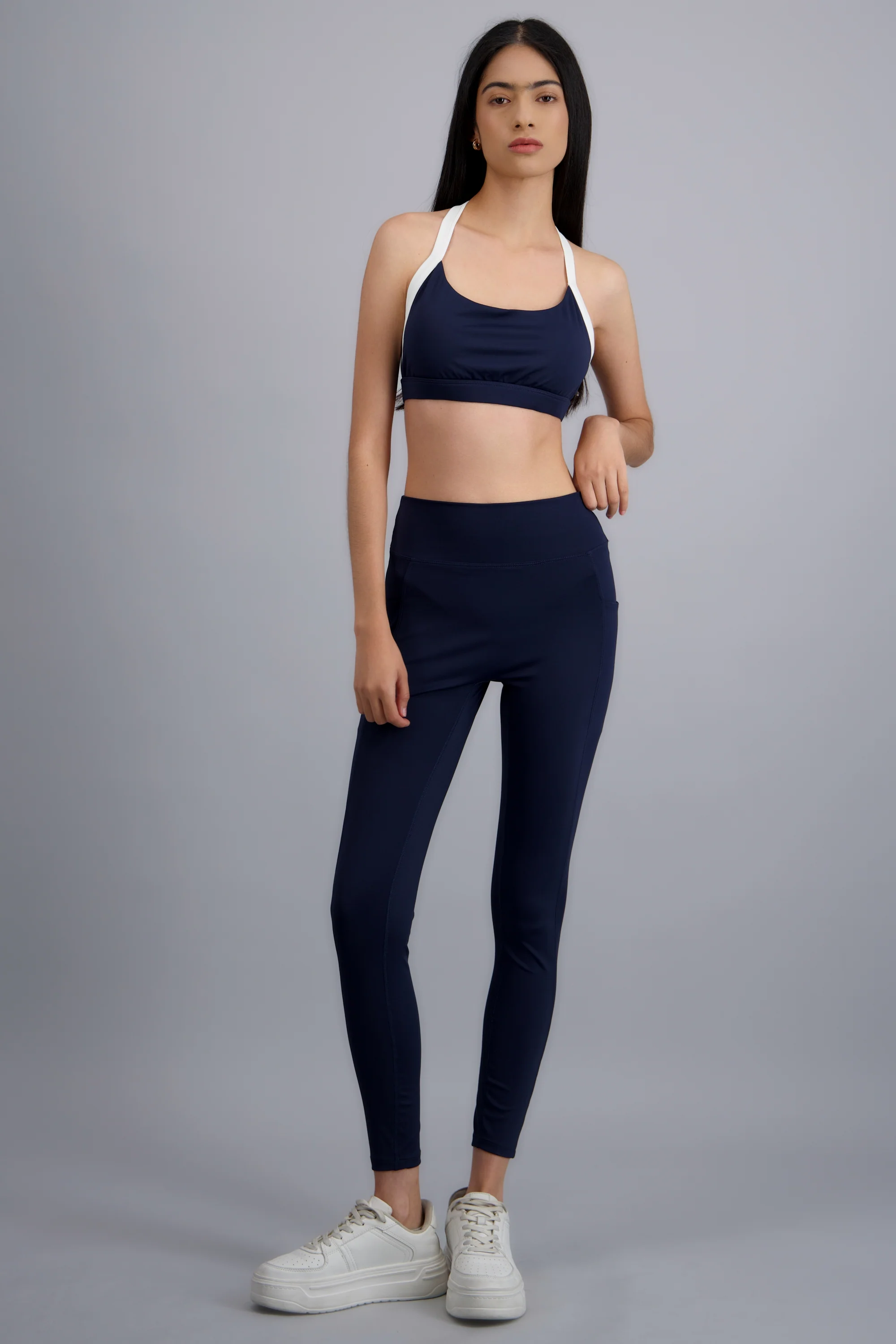 Leggings deportivo liso detalle fruncido